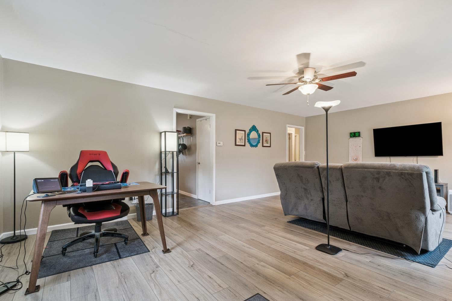 Independence, Iowa 50644, United States, 3 Bedrooms Bedrooms, ,1 BathroomBathrooms,Residential,Pending,169476