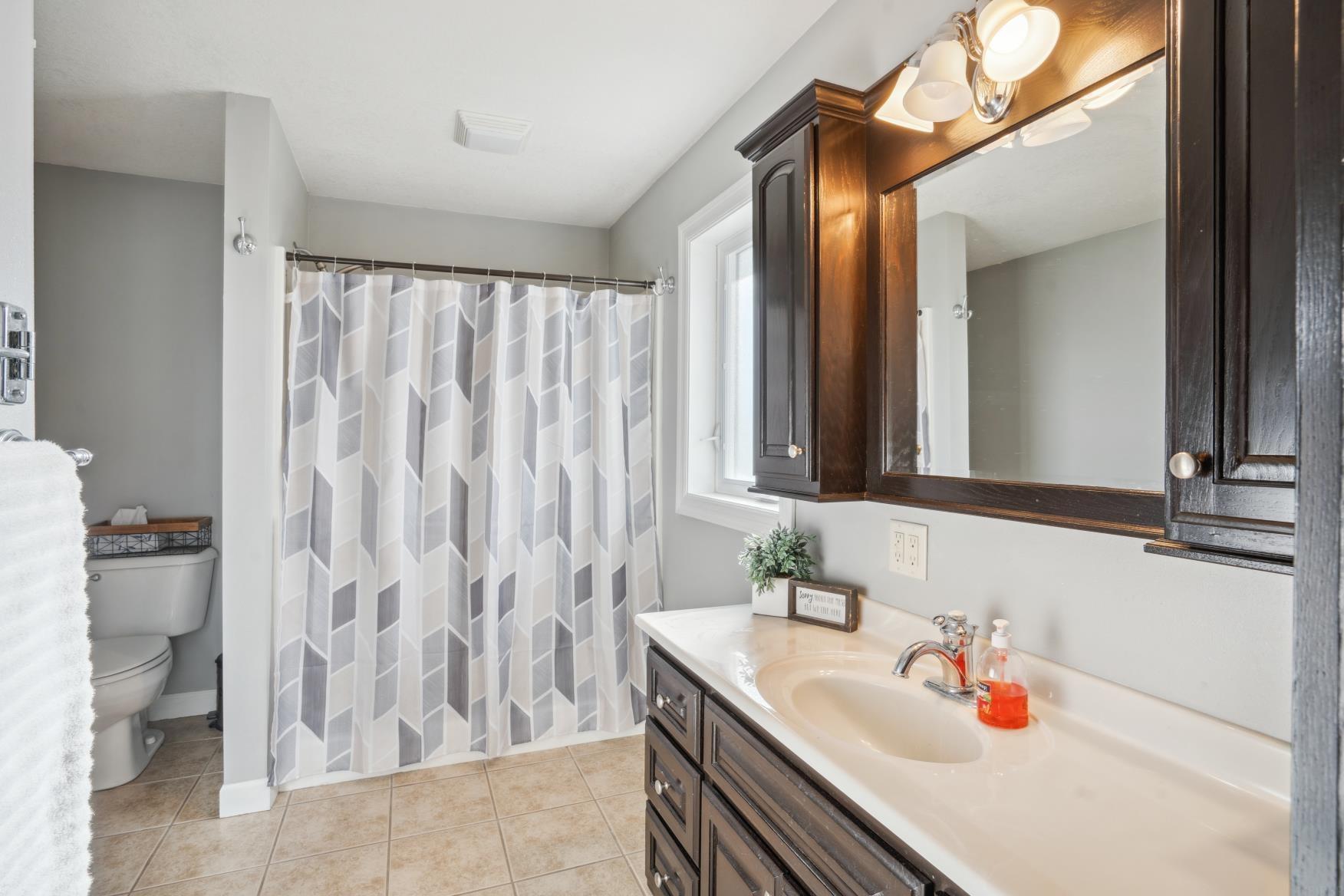 Independence, Iowa 50644, United States, 4 Bedrooms Bedrooms, ,3 BathroomsBathrooms,Residential,Pending,26770