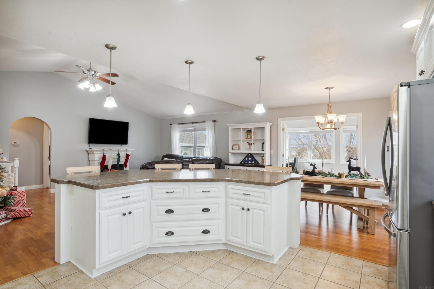 Independence, Iowa 50644, United States, 4 Bedrooms Bedrooms, ,3 BathroomsBathrooms,Residential,Pending,26770