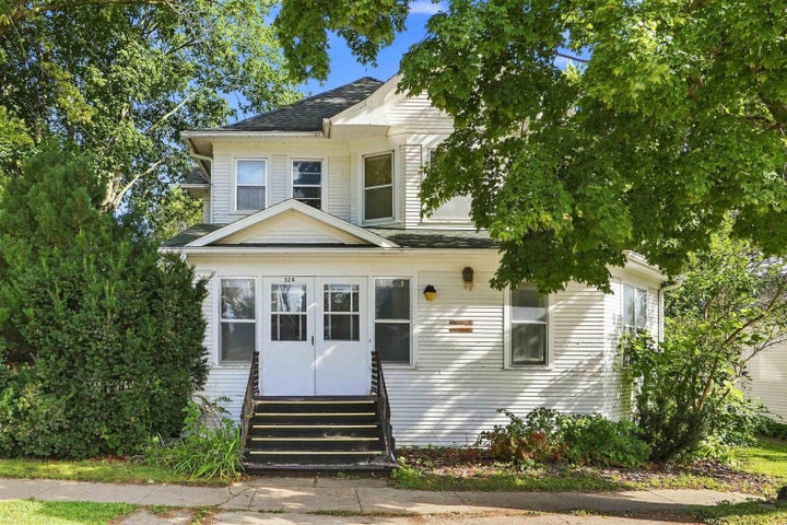 Photo 1 of 36 — 324 Lexington Avenue, Nashua, IA 50658