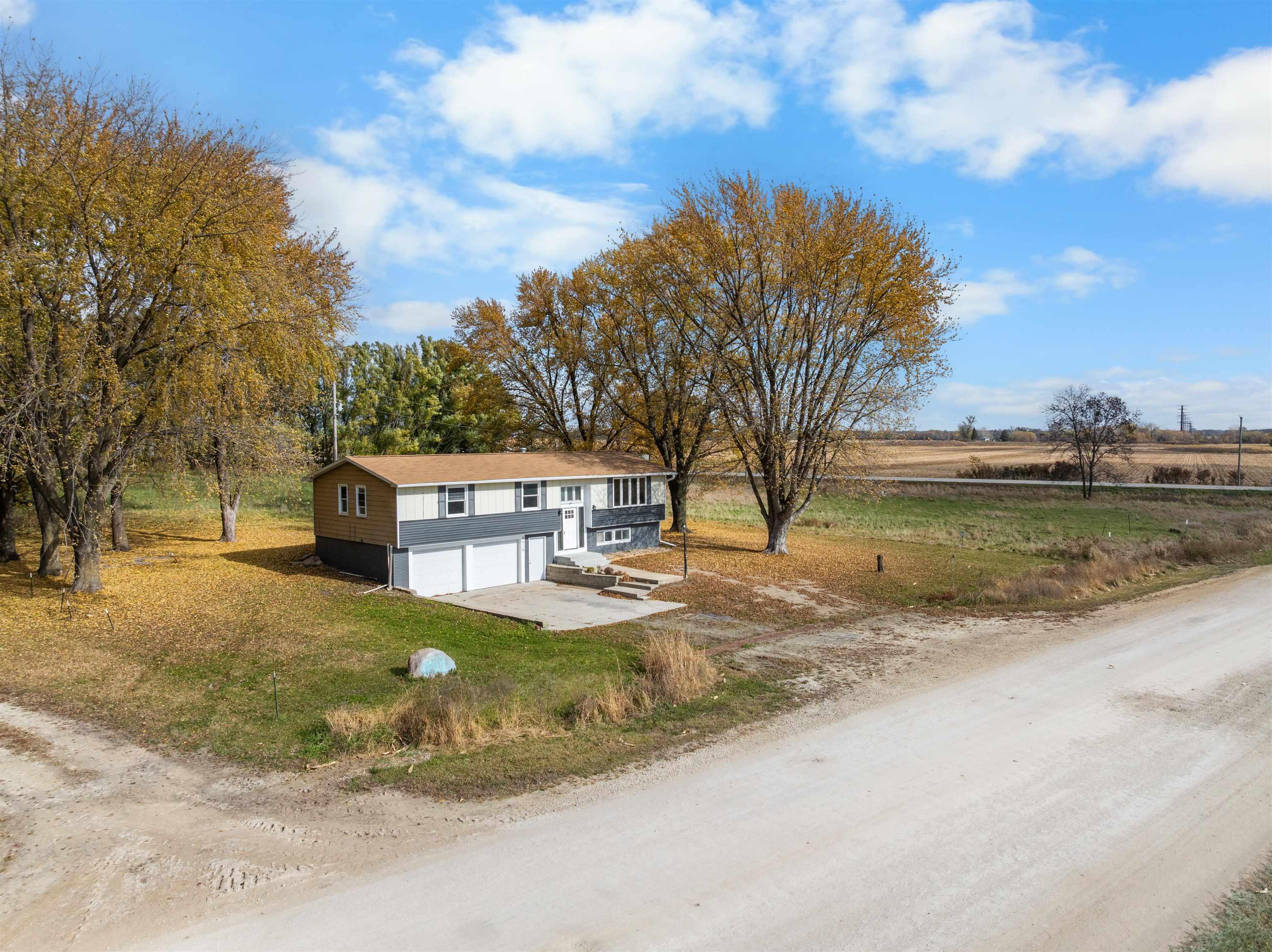 Dunkerton, Iowa 50626, United States, 3 Bedrooms Bedrooms, ,2 BathroomsBathrooms,Residential,Active,242146