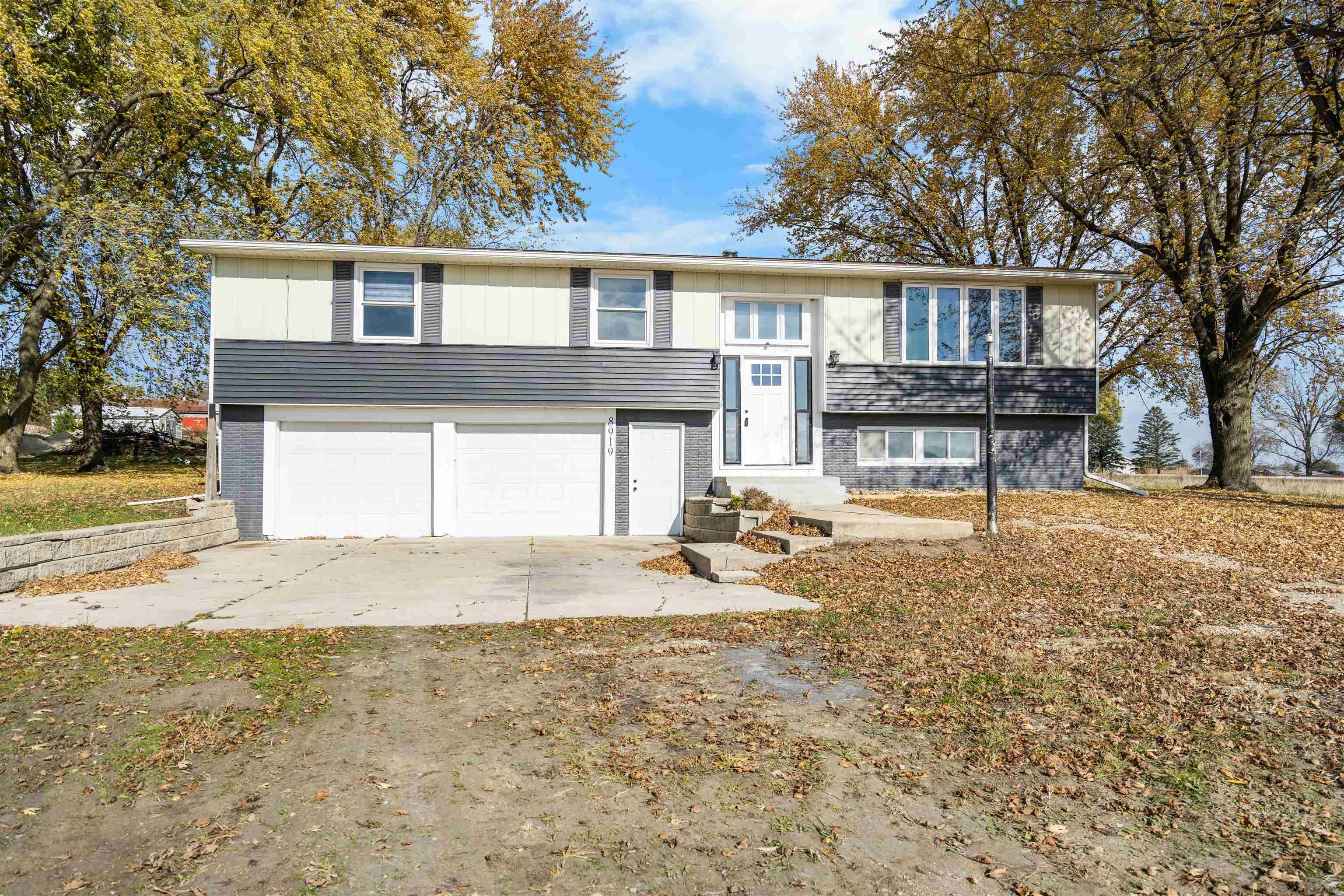 Dunkerton, Iowa 50626, United States, 3 Bedrooms Bedrooms, ,2 BathroomsBathrooms,Residential,Active,242146