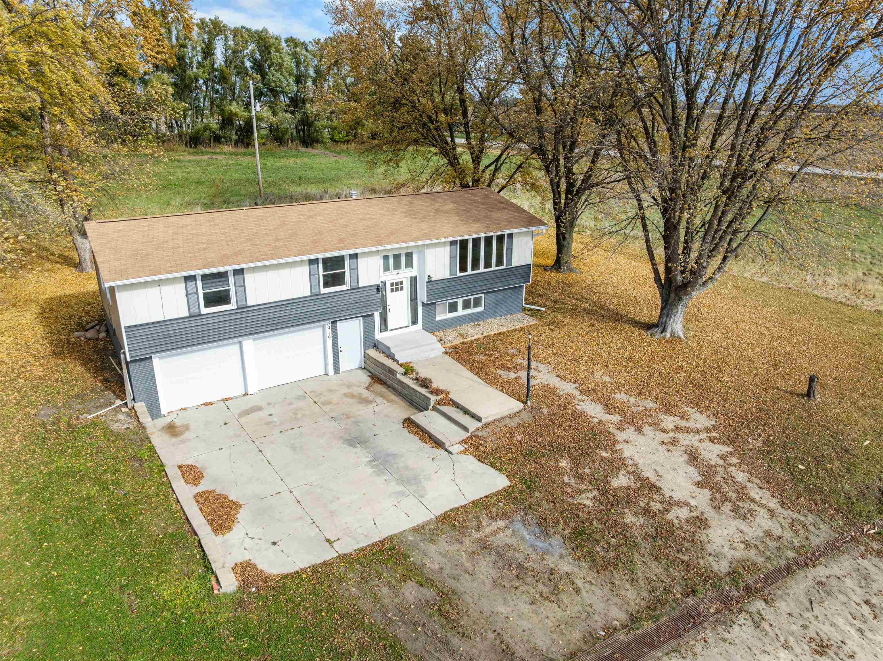 Dunkerton, Iowa 50626, United States, 3 Bedrooms Bedrooms, ,2 BathroomsBathrooms,Residential,Active,242146