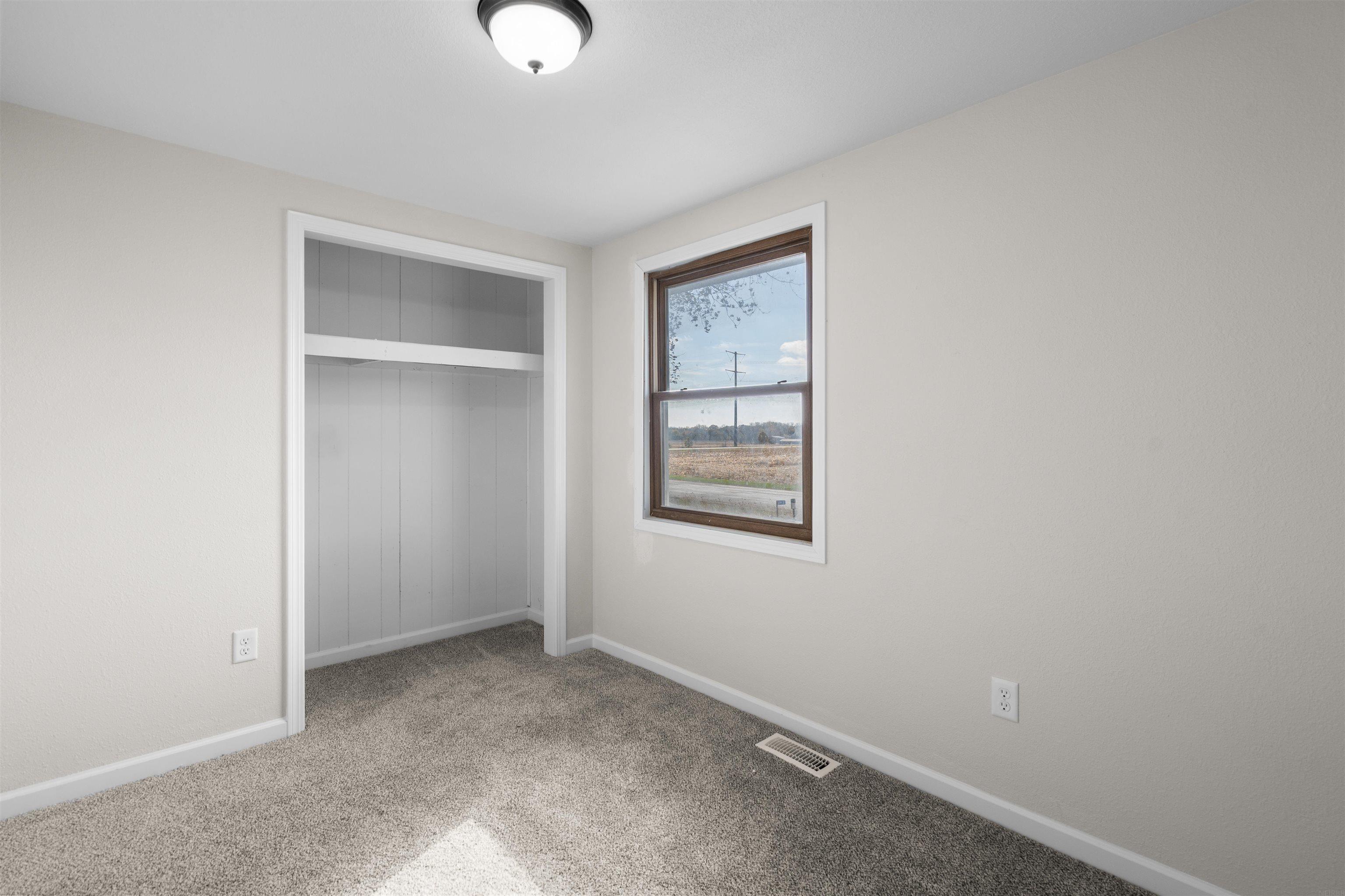 Dunkerton, Iowa 50626, United States, 3 Bedrooms Bedrooms, ,2 BathroomsBathrooms,Residential,Active,242146