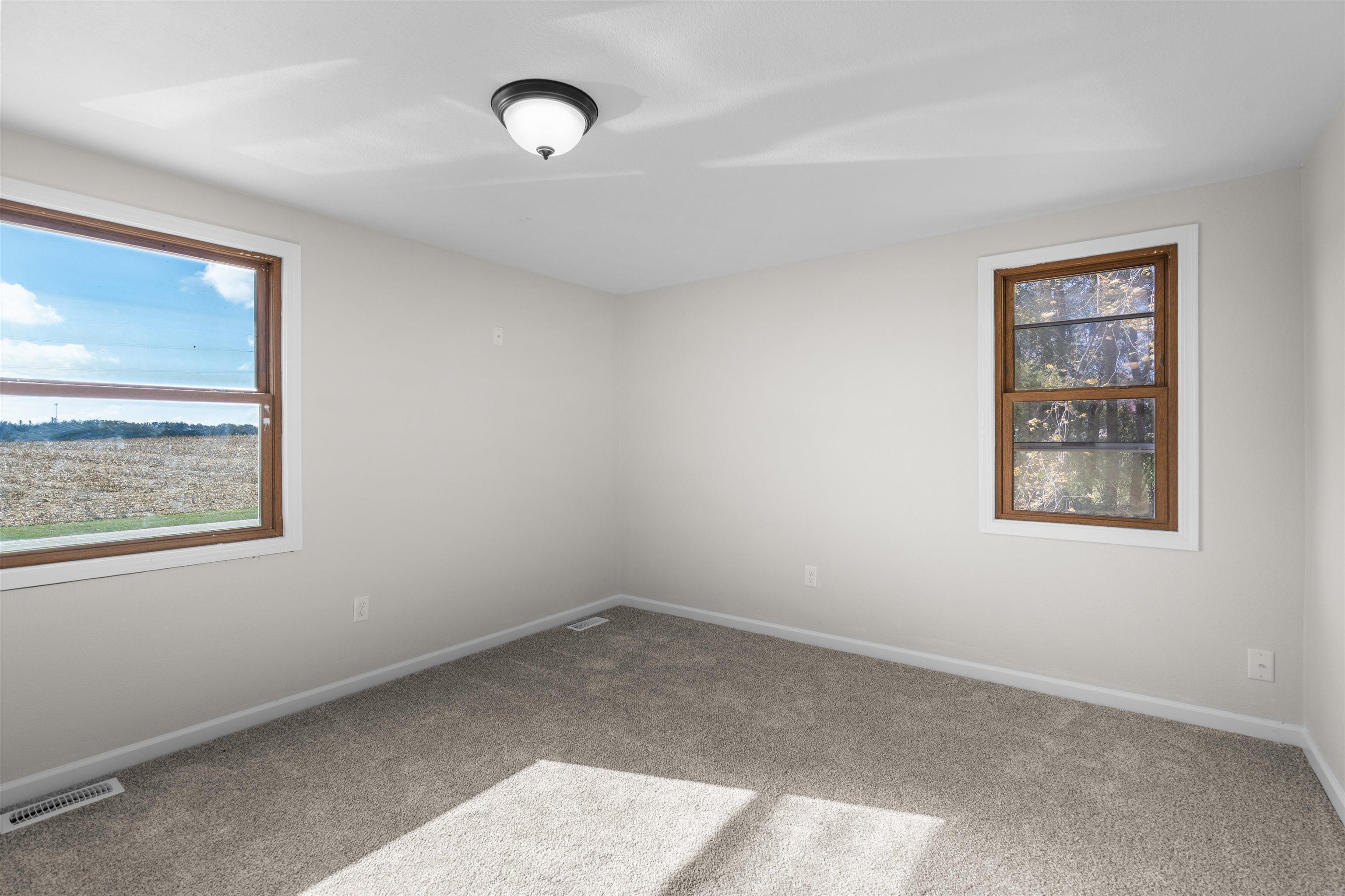 Dunkerton, Iowa 50626, United States, 3 Bedrooms Bedrooms, ,2 BathroomsBathrooms,Residential,Active,242146