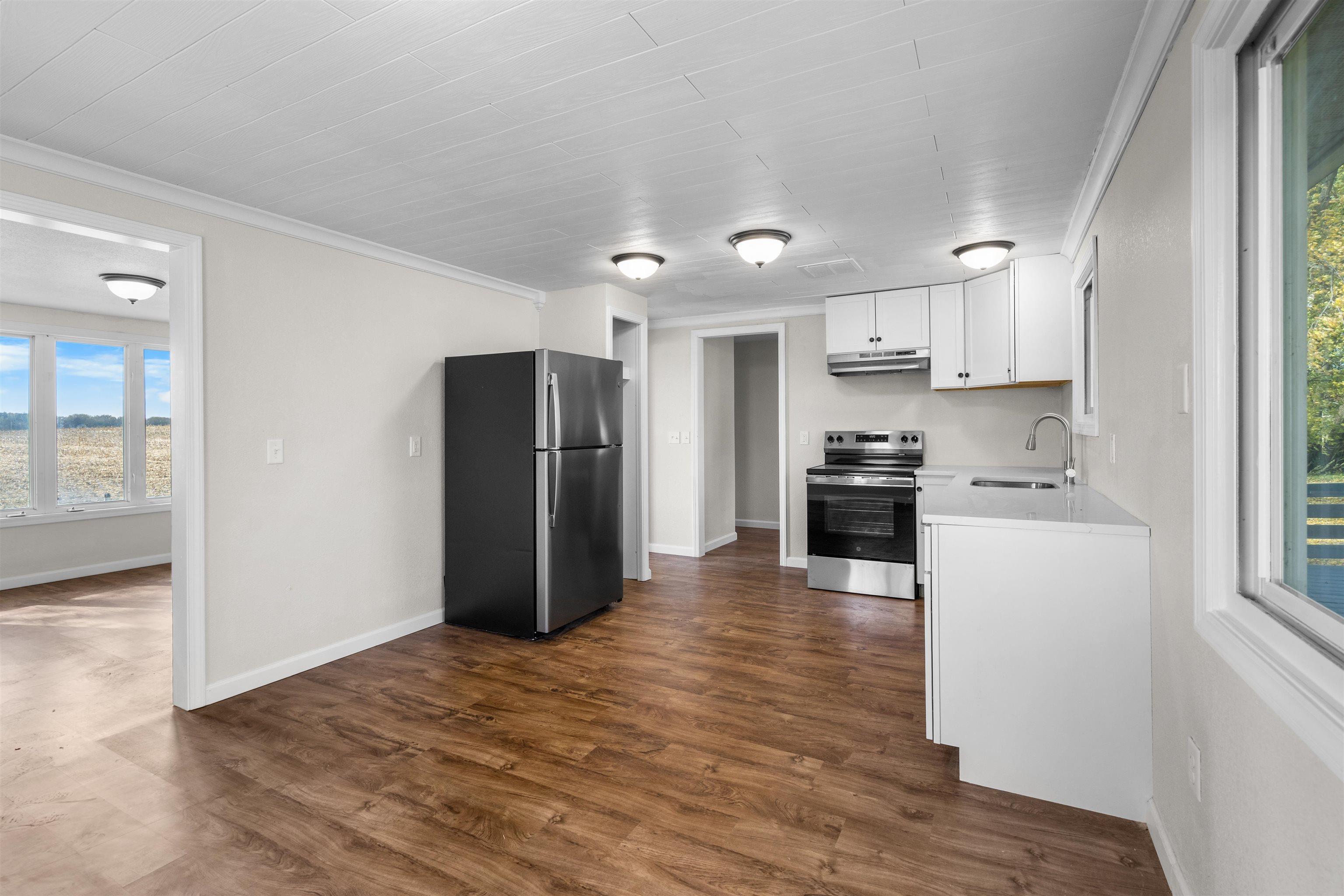 Dunkerton, Iowa 50626, United States, 3 Bedrooms Bedrooms, ,2 BathroomsBathrooms,Residential,Active,242146