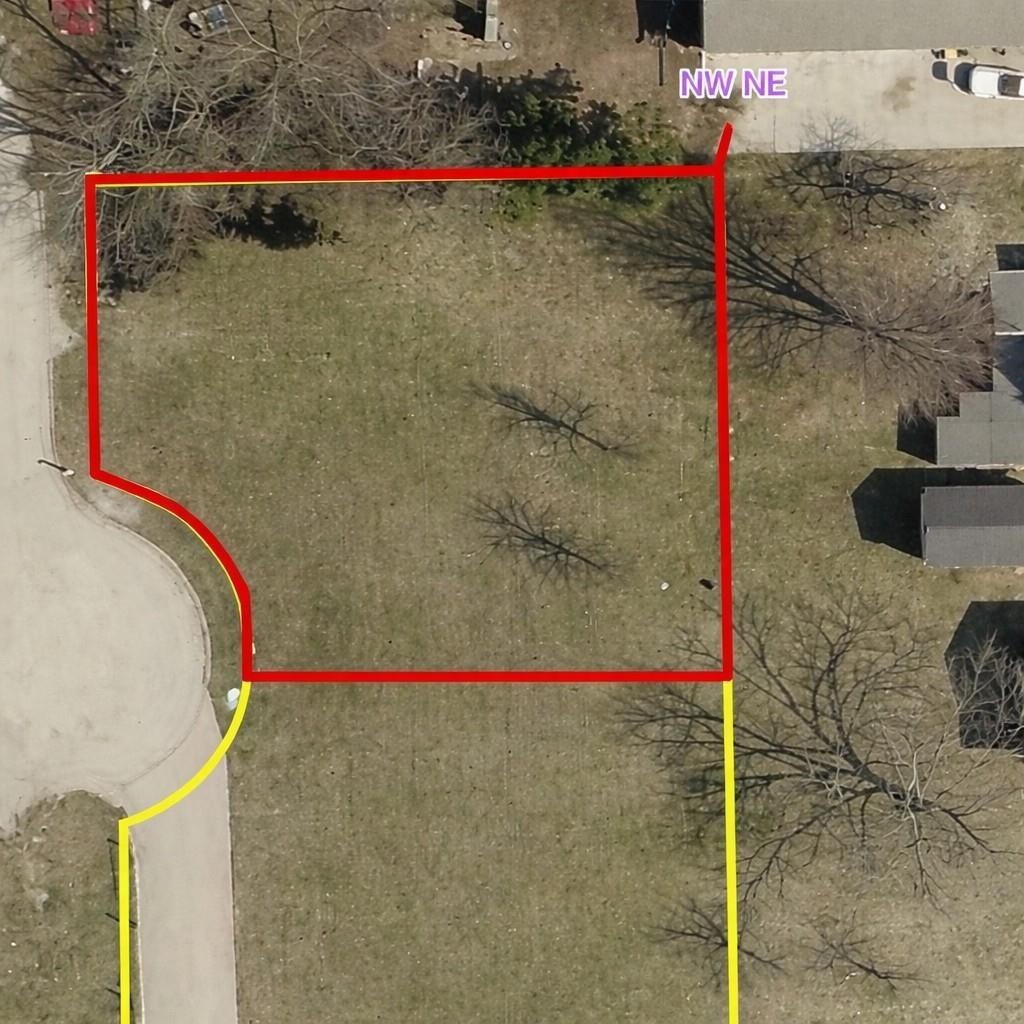 Photo 1 of 4 — 306 1st St SW, Waukon, IA 52172
