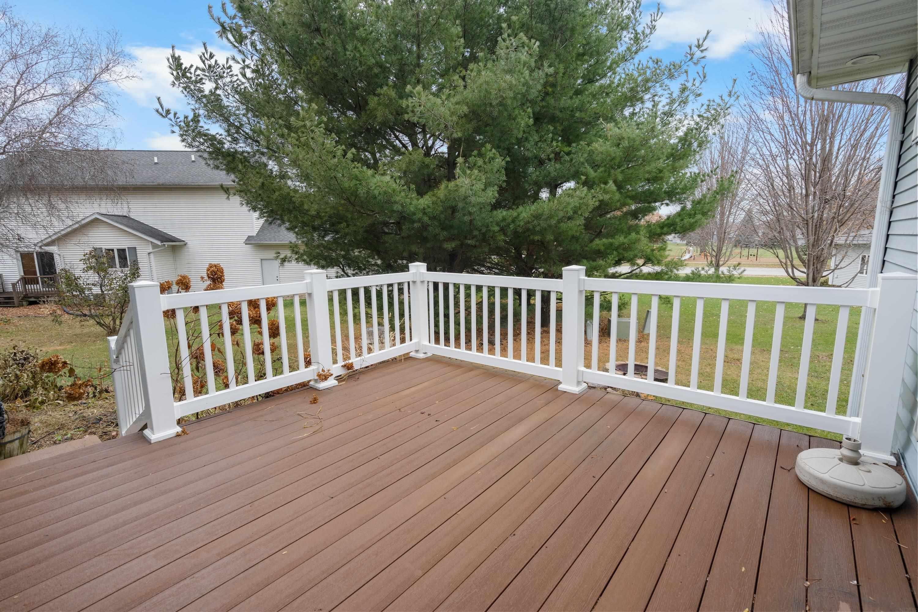 Waverly, Iowa 50677, United States, 5 Bedrooms Bedrooms, ,3 BathroomsBathrooms,Residential,Pending,247100