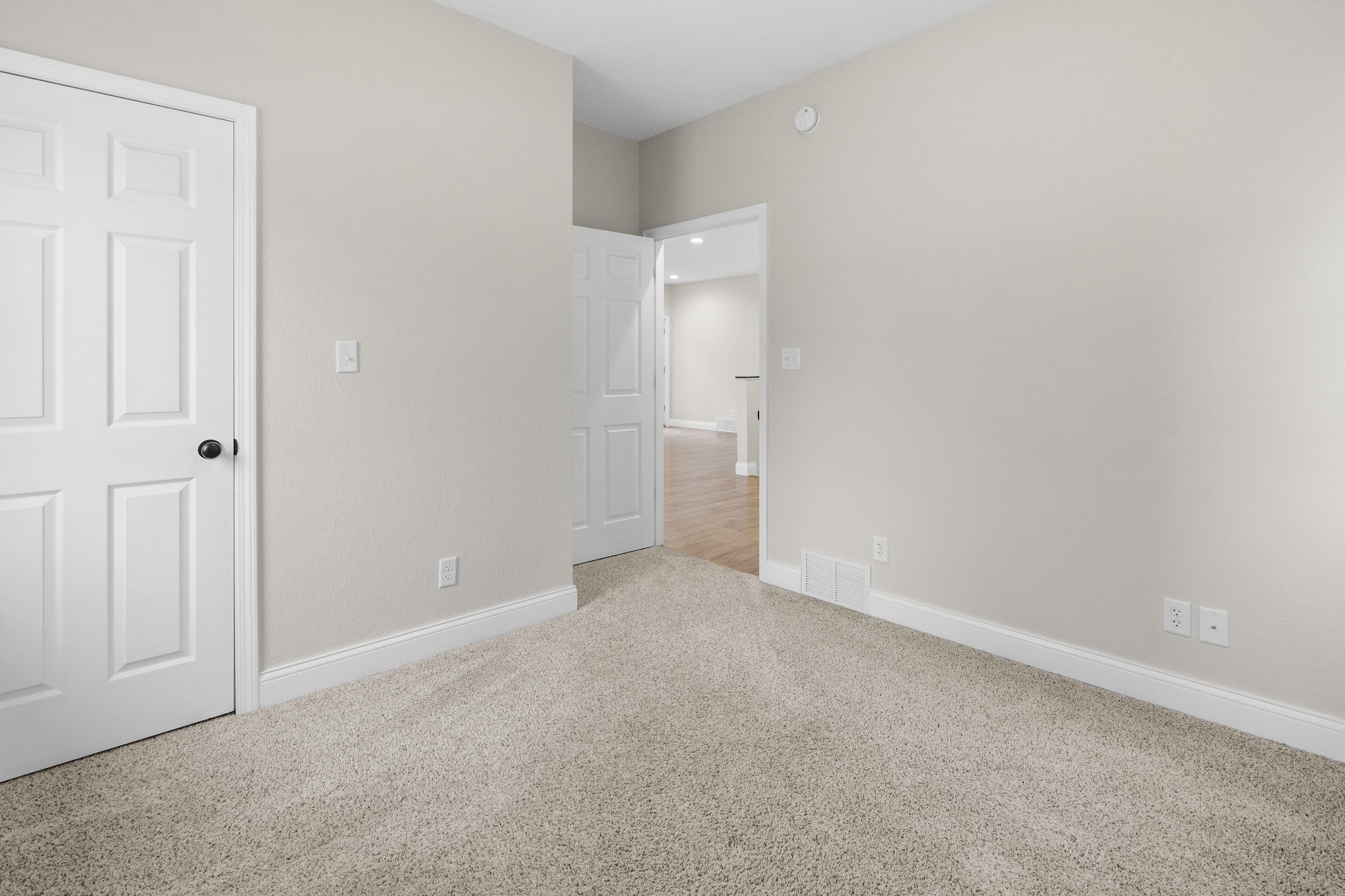 Waverly, Iowa 50677, United States, 5 Bedrooms Bedrooms, ,3 BathroomsBathrooms,Residential,Pending,247100