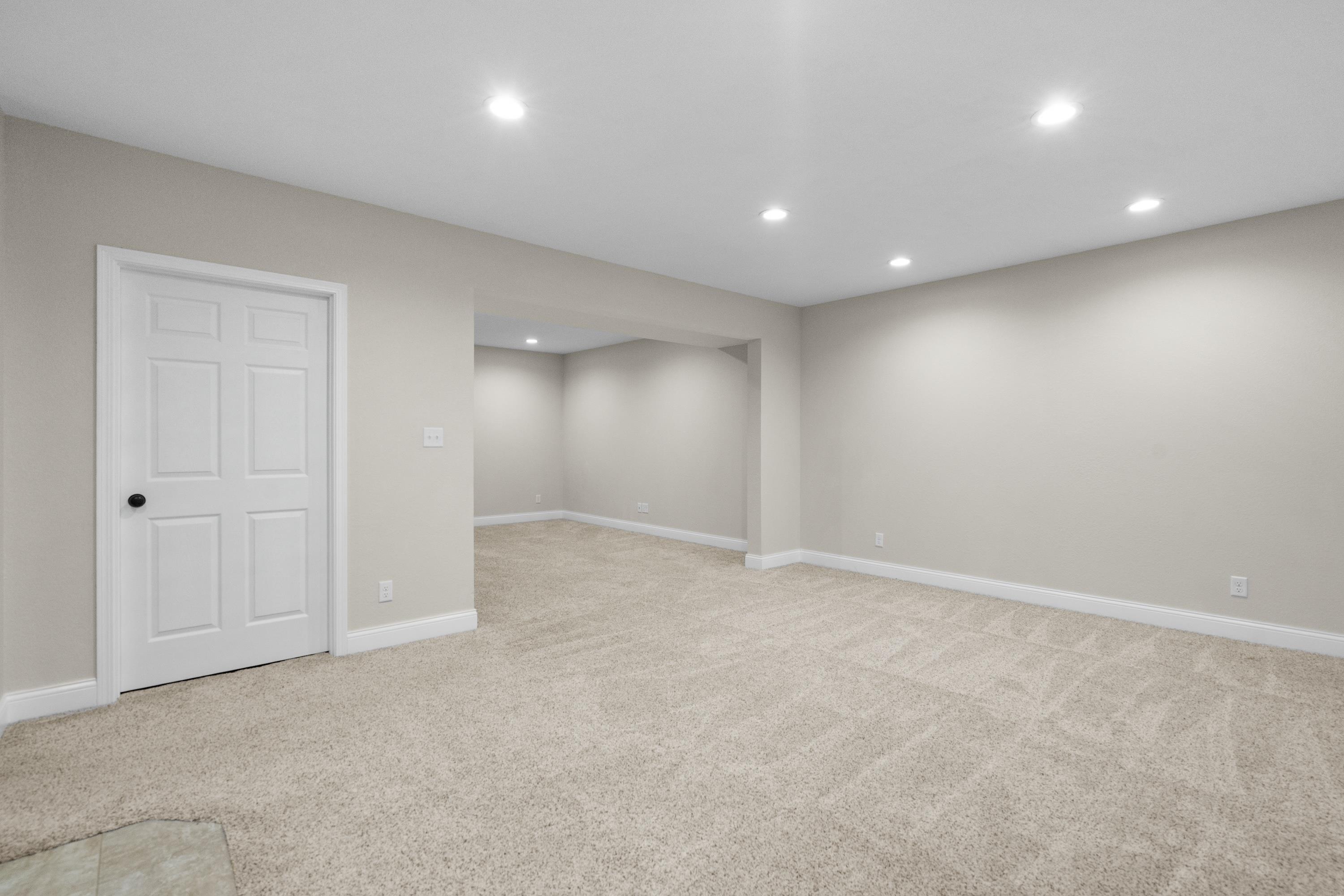 Waverly, Iowa 50677, United States, 5 Bedrooms Bedrooms, ,3 BathroomsBathrooms,Residential,Pending,247100