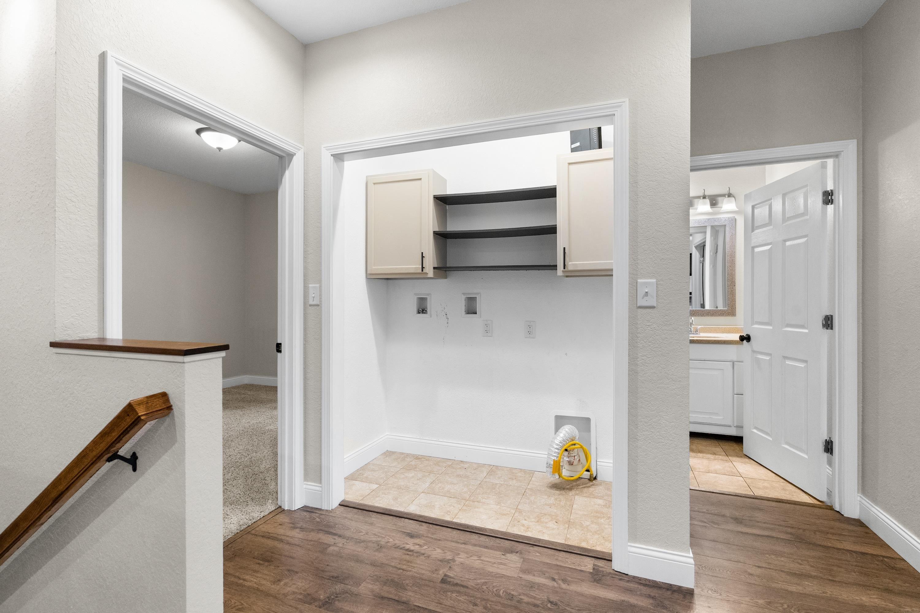 Waverly, Iowa 50677, United States, 5 Bedrooms Bedrooms, ,3 BathroomsBathrooms,Residential,Pending,247100