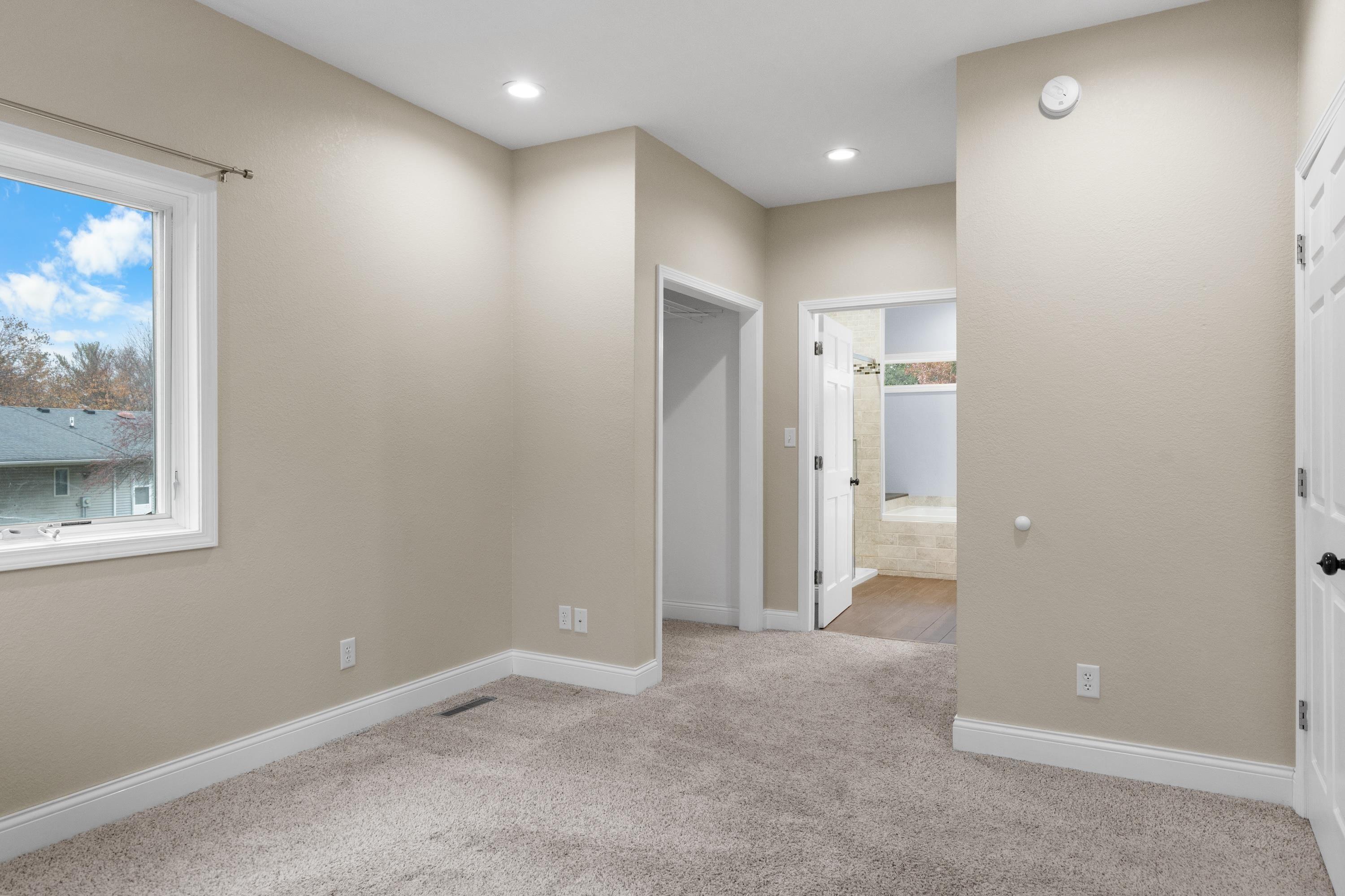 Waverly, Iowa 50677, United States, 5 Bedrooms Bedrooms, ,3 BathroomsBathrooms,Residential,Pending,247100