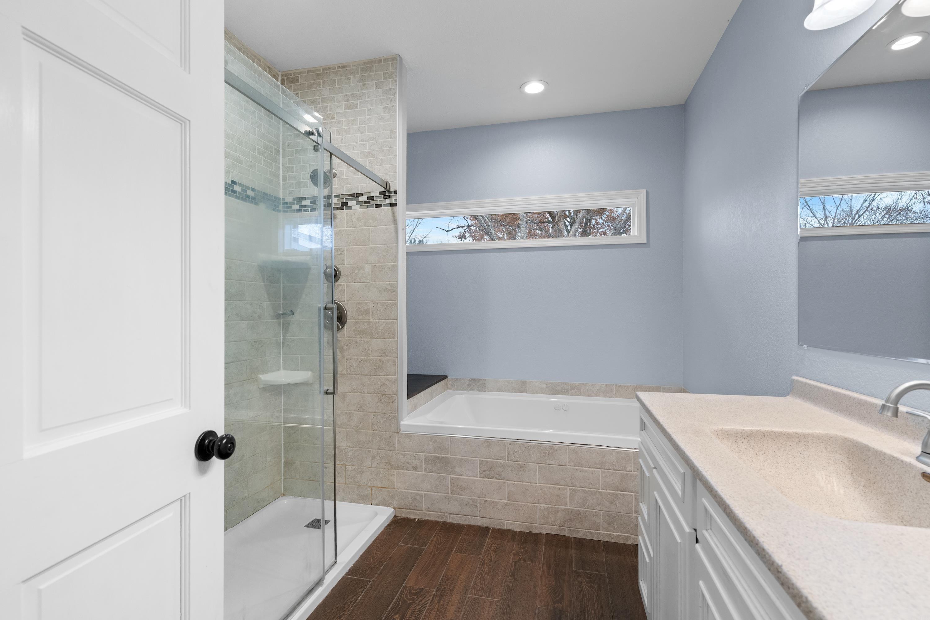 Waverly, Iowa 50677, United States, 5 Bedrooms Bedrooms, ,3 BathroomsBathrooms,Residential,Pending,247100