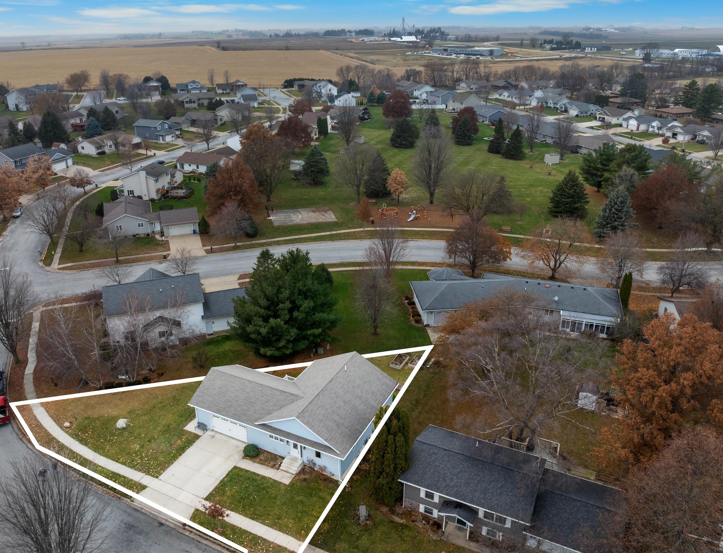 Waverly, Iowa 50677, United States, 5 Bedrooms Bedrooms, ,3 BathroomsBathrooms,Residential,Pending,247100