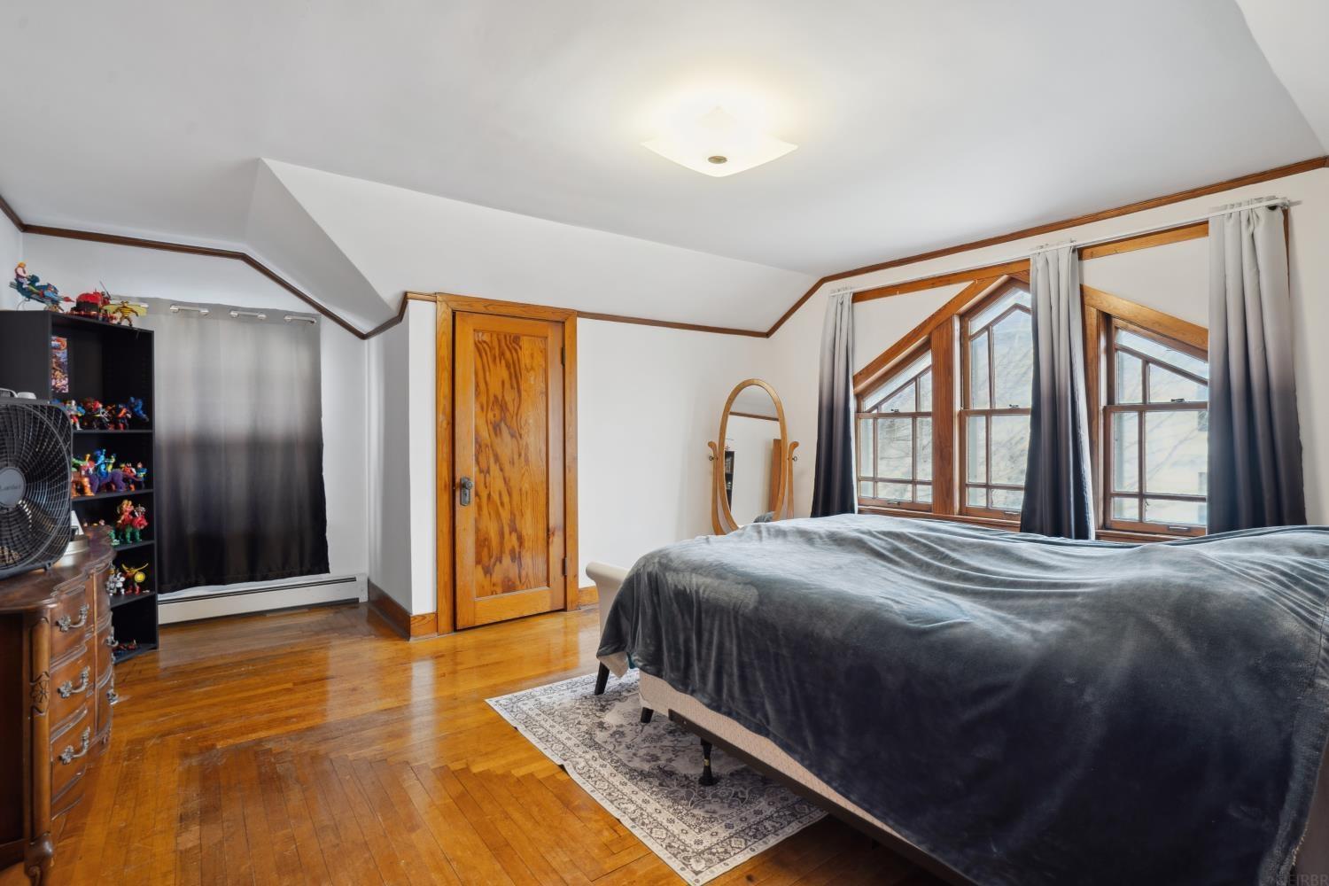 Independence, Iowa 50644, United States, 3 Bedrooms Bedrooms, ,3 BathroomsBathrooms,Residential,Pending,9294