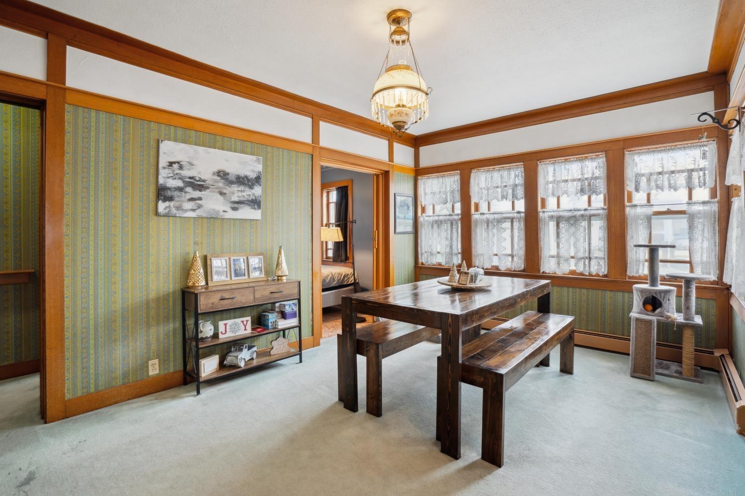 Independence, Iowa 50644, United States, 3 Bedrooms Bedrooms, ,3 BathroomsBathrooms,Residential,Pending,9294