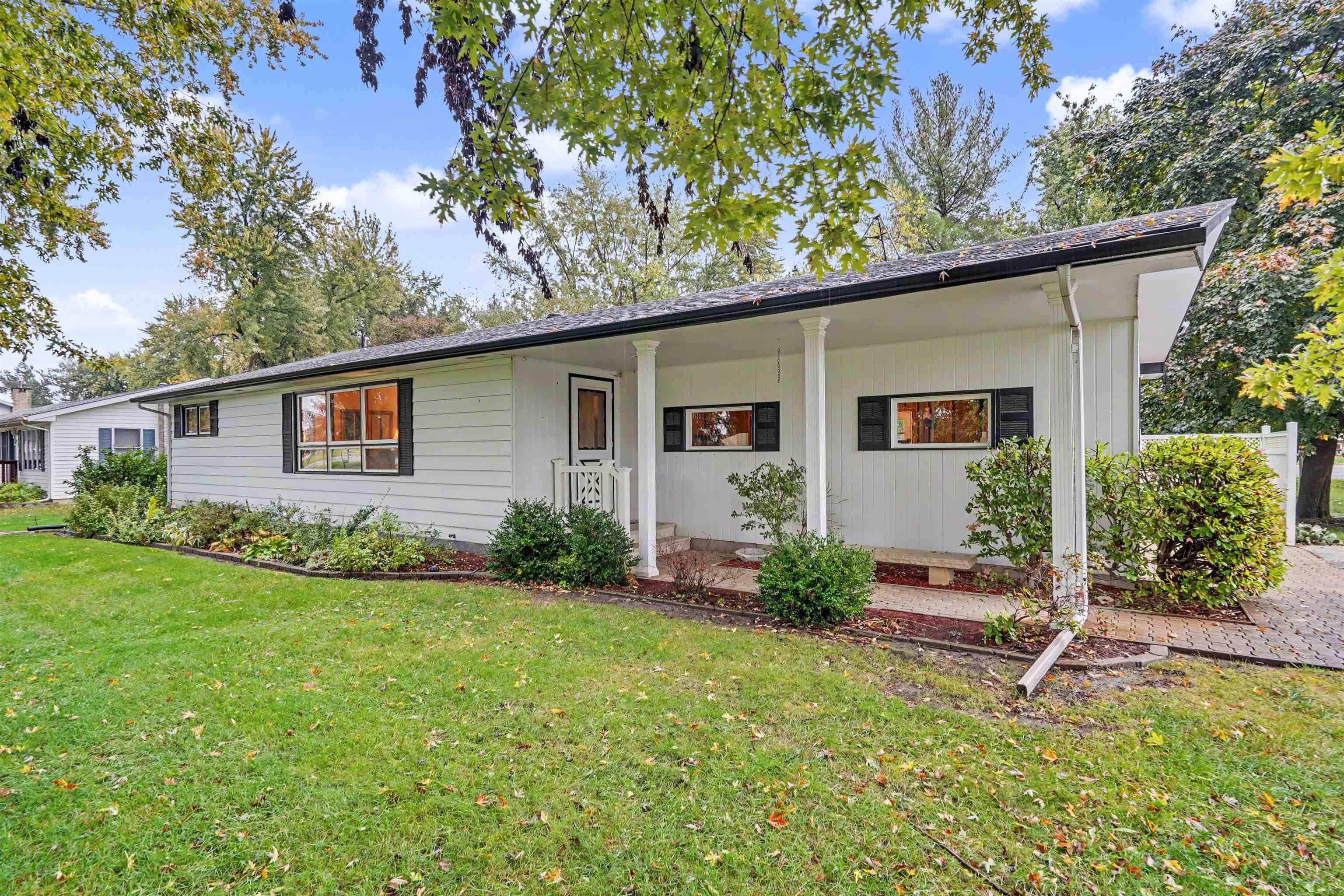102 Rainbow Drive - Photo 2