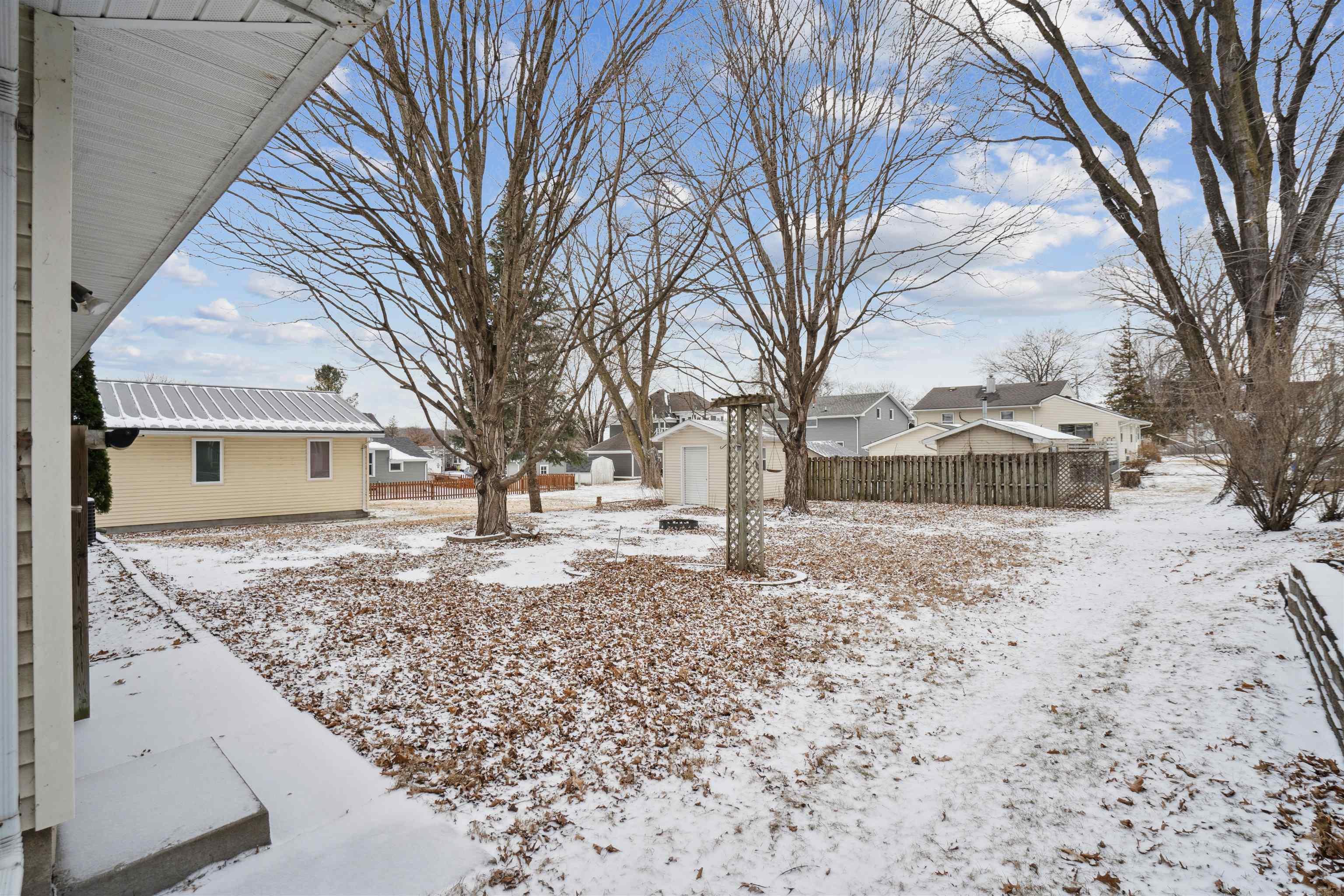 Denver, Iowa 50622, United States, 3 Bedrooms Bedrooms, ,2 BathroomsBathrooms,Residential,Pending,15260