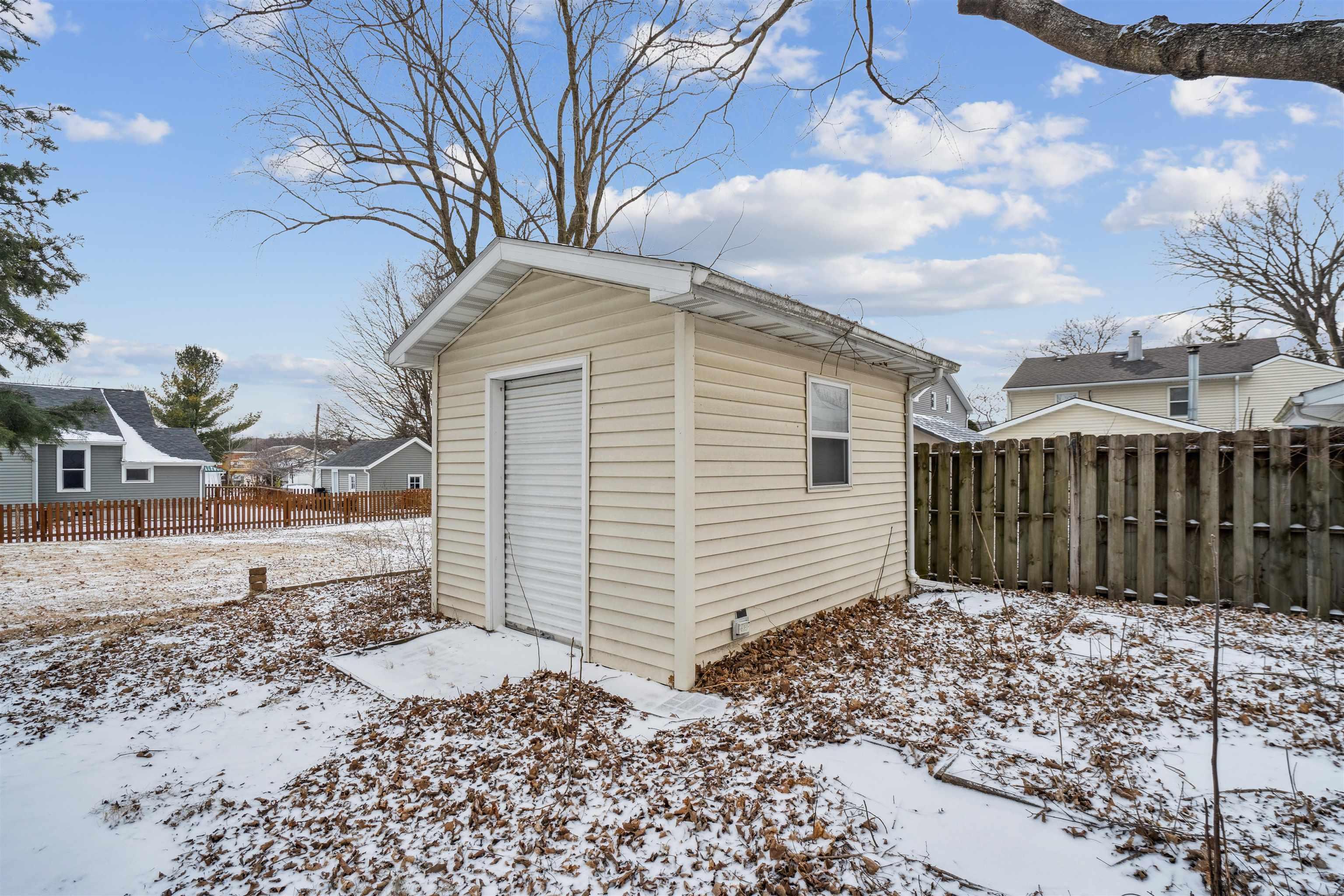 Denver, Iowa 50622, United States, 3 Bedrooms Bedrooms, ,2 BathroomsBathrooms,Residential,Pending,15260