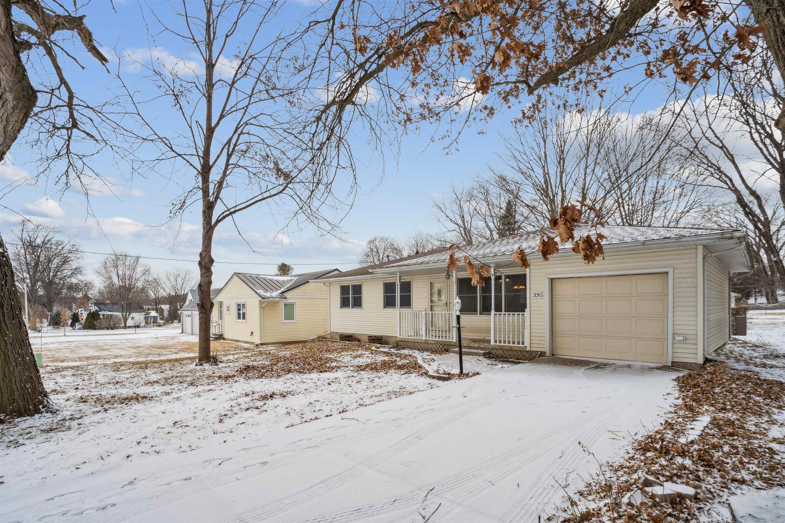 Denver, Iowa 50622, United States, 3 Bedrooms Bedrooms, ,2 BathroomsBathrooms,Residential,Pending,15260