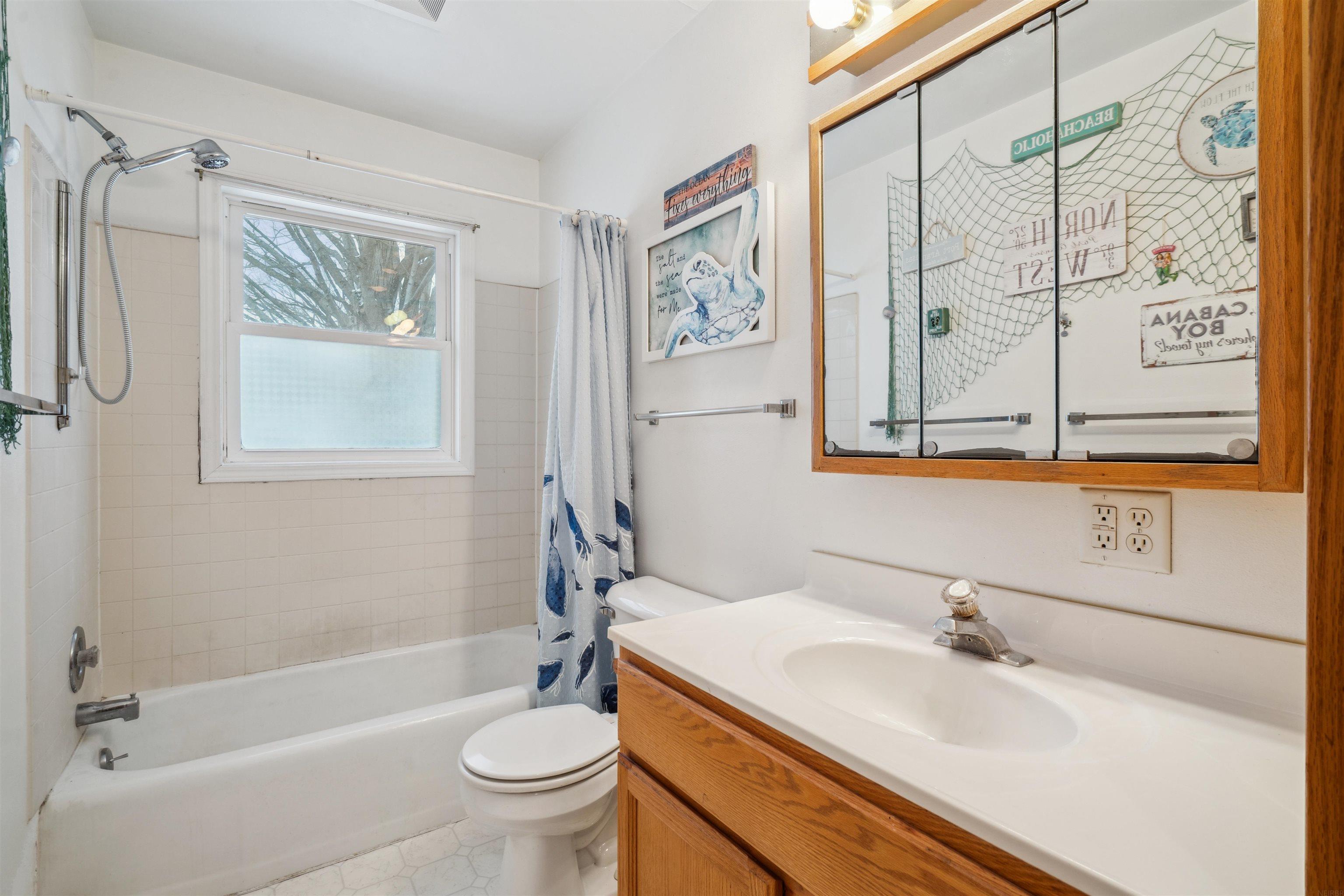 Denver, Iowa 50622, United States, 3 Bedrooms Bedrooms, ,2 BathroomsBathrooms,Residential,Pending,15260