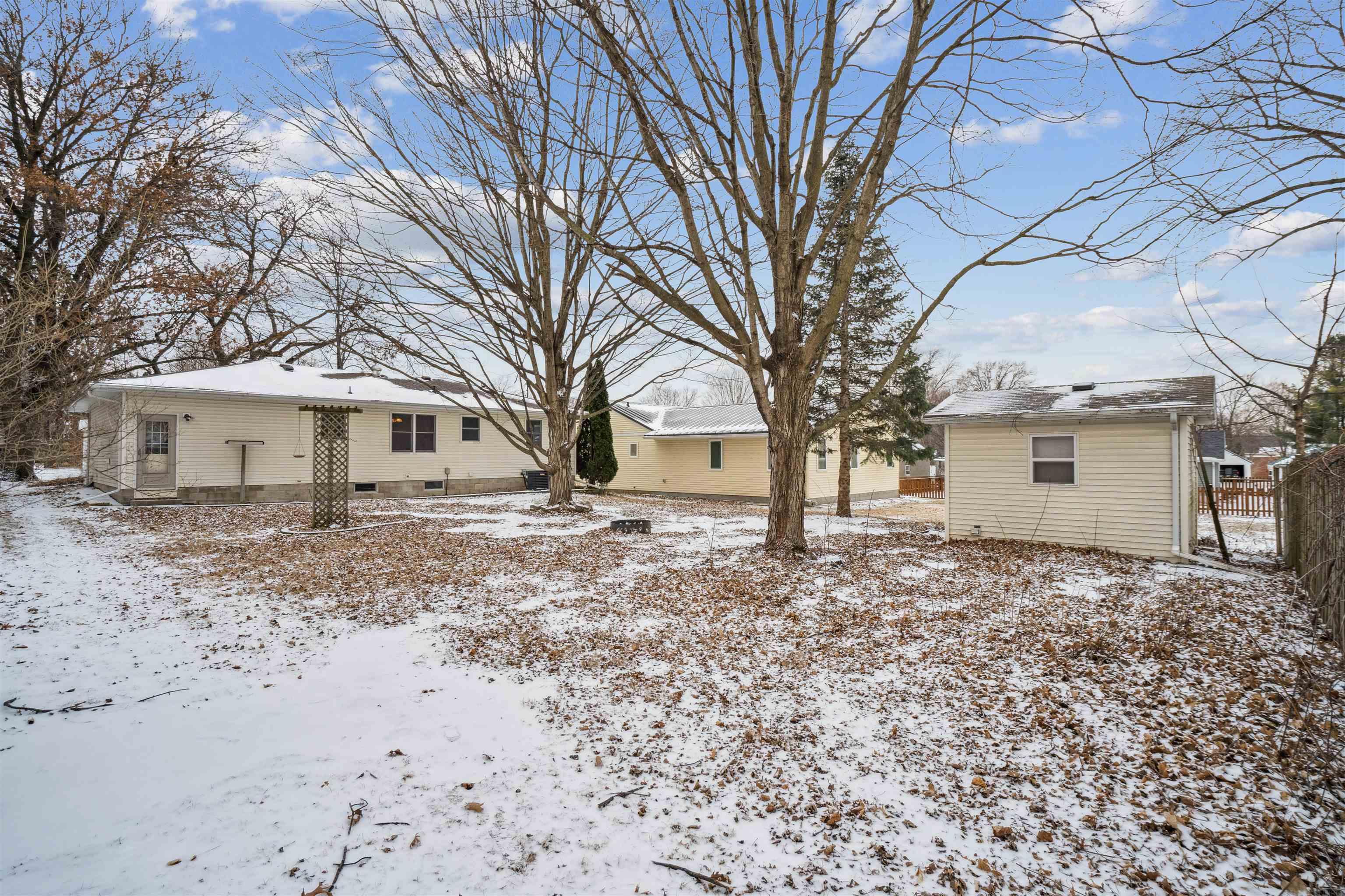 Denver, Iowa 50622, United States, 3 Bedrooms Bedrooms, ,2 BathroomsBathrooms,Residential,Pending,15260