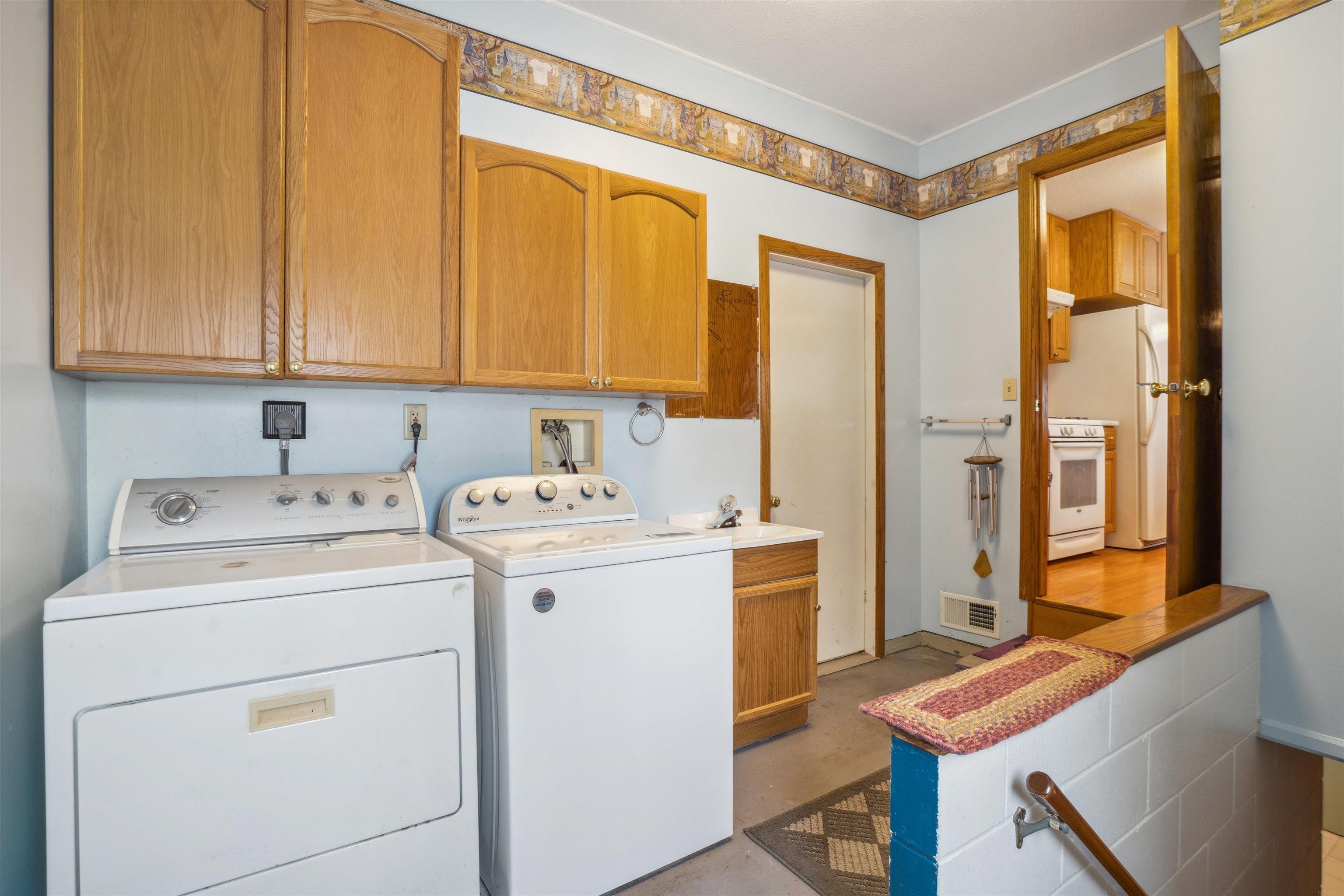 Denver, Iowa 50622, United States, 3 Bedrooms Bedrooms, ,2 BathroomsBathrooms,Residential,Pending,15260