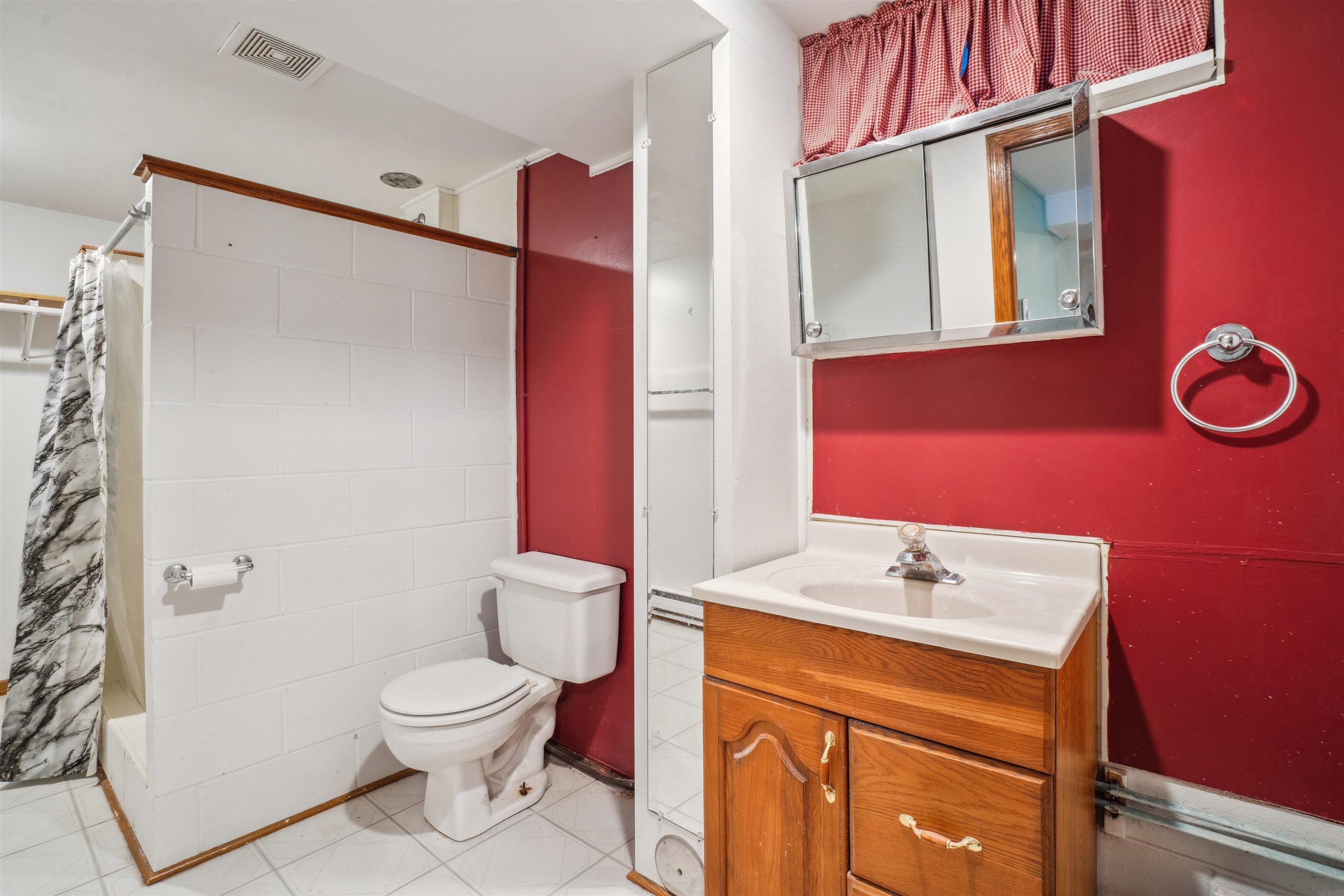 Denver, Iowa 50622, United States, 3 Bedrooms Bedrooms, ,2 BathroomsBathrooms,Residential,Pending,15260