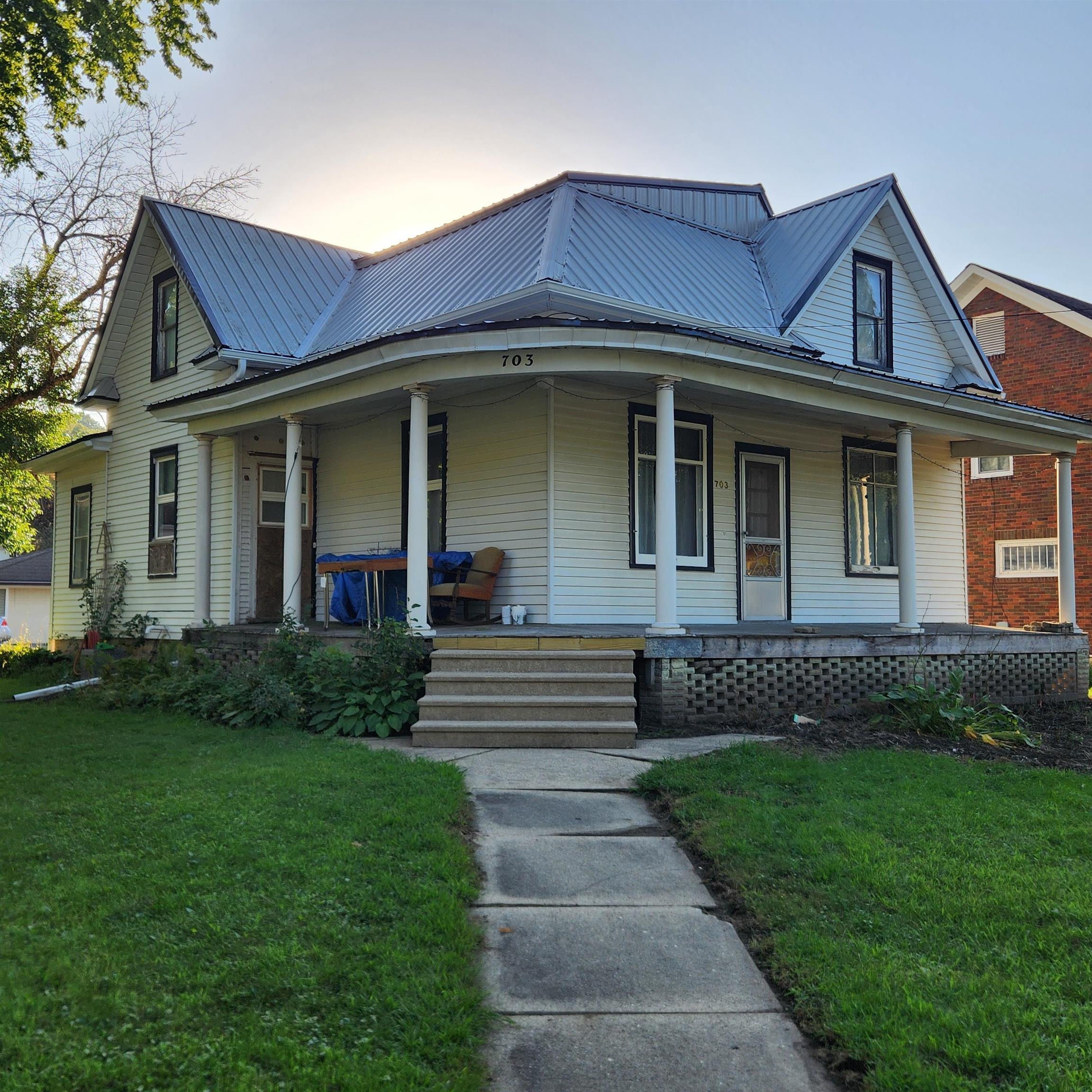 703 N. Main Street - Photo 2