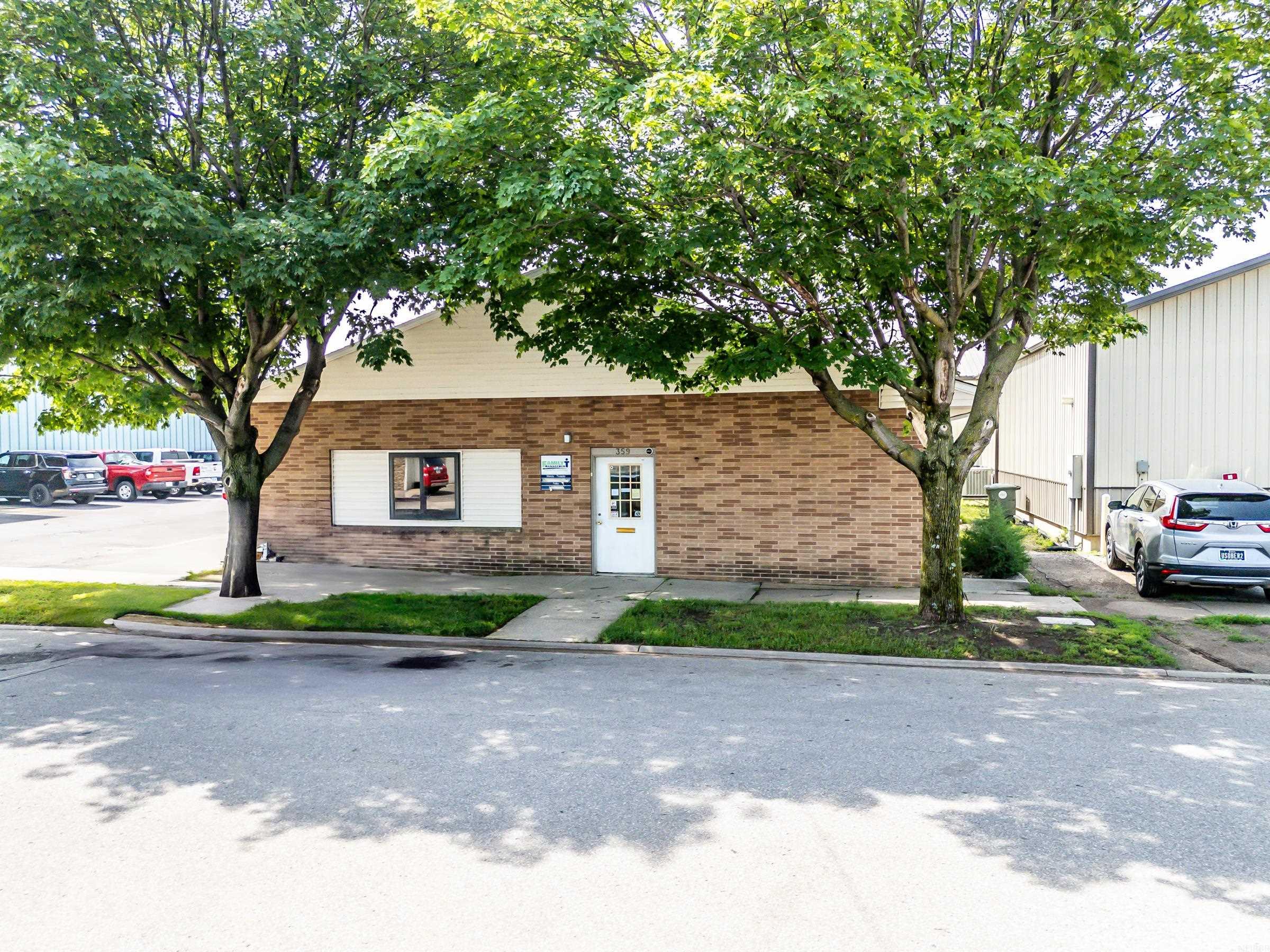 Photo 1 of 19 — 359 Rock Island Avenue, Waterloo, IA 50701