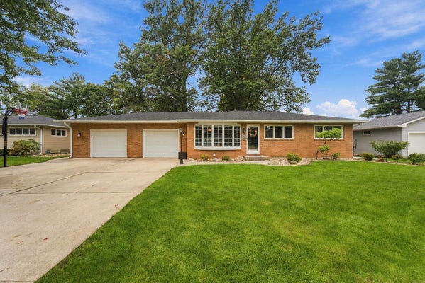 4211 CRESTVIEW DR, CEDAR FALLS, IA 50613 - Image a769873d043a3c8e783cb1f09edc1e2f/26241612