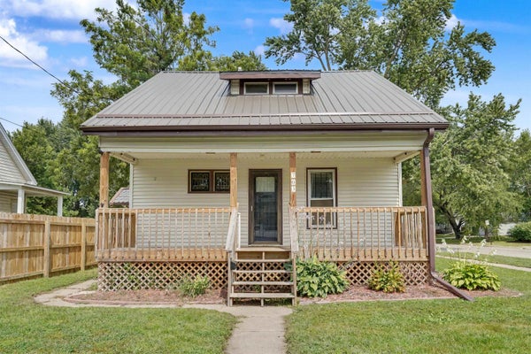703 W CHARLES ST, OELWEIN, IA 50662 - Image ac8dc8cd2b75fbb3e08f371cd6dfd2f2/3954951727