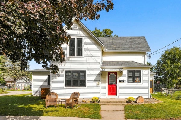 116 MONROE ST, DECORAH, IA 52101 - Image ad68cd6744fa8afeb0aa202ac2d14a5b/570814863