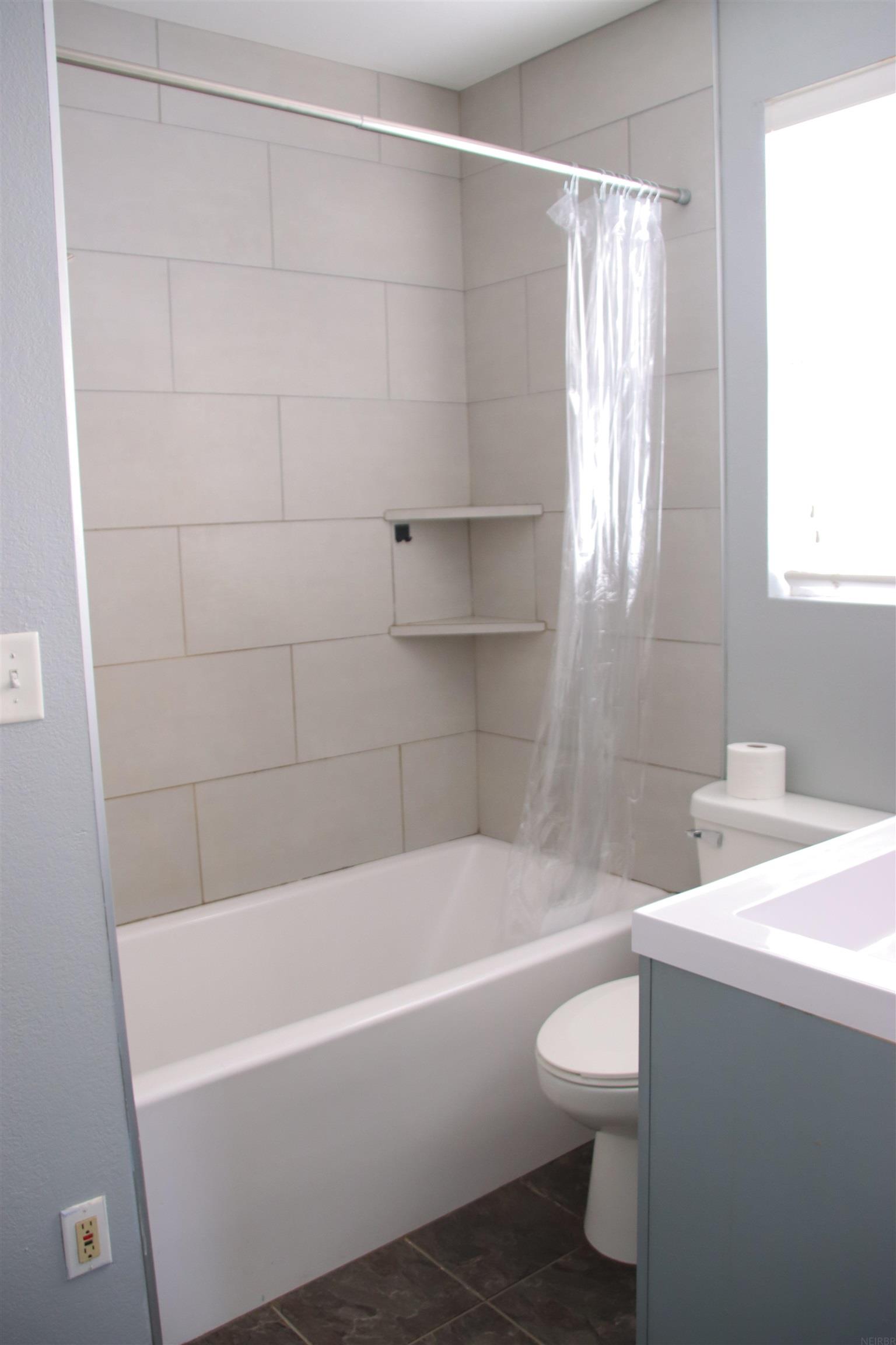 Waterloo, Iowa 50701, United States, 3 Bedrooms Bedrooms, ,1 BathroomBathrooms,Residential,Active,219830