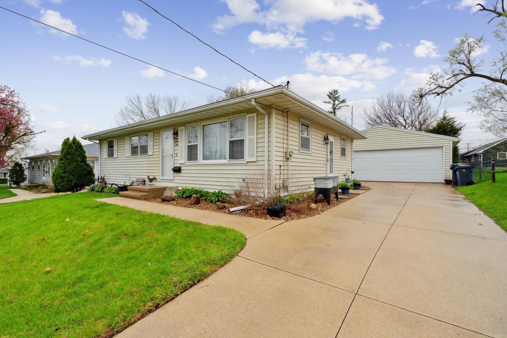 Cedar Rapids, Iowa 52405, United States, 3 Bedrooms Bedrooms, ,2 BathroomsBathrooms,Residential,Pending,115652