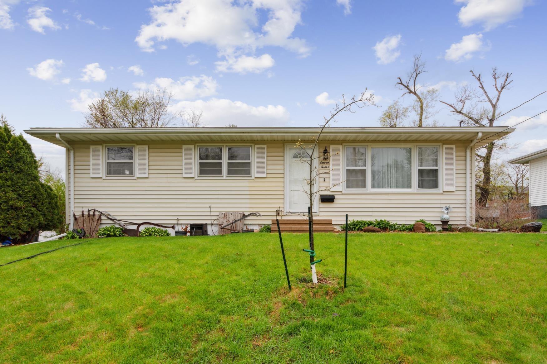 Cedar Rapids, Iowa 52405, United States, 3 Bedrooms Bedrooms, ,2 BathroomsBathrooms,Residential,Pending,115652