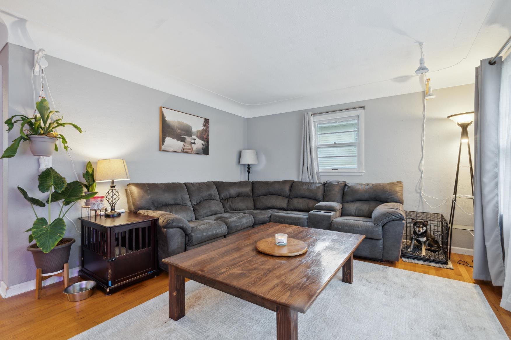 Cedar Rapids, Iowa 52405, United States, 3 Bedrooms Bedrooms, ,2 BathroomsBathrooms,Residential,Pending,115652