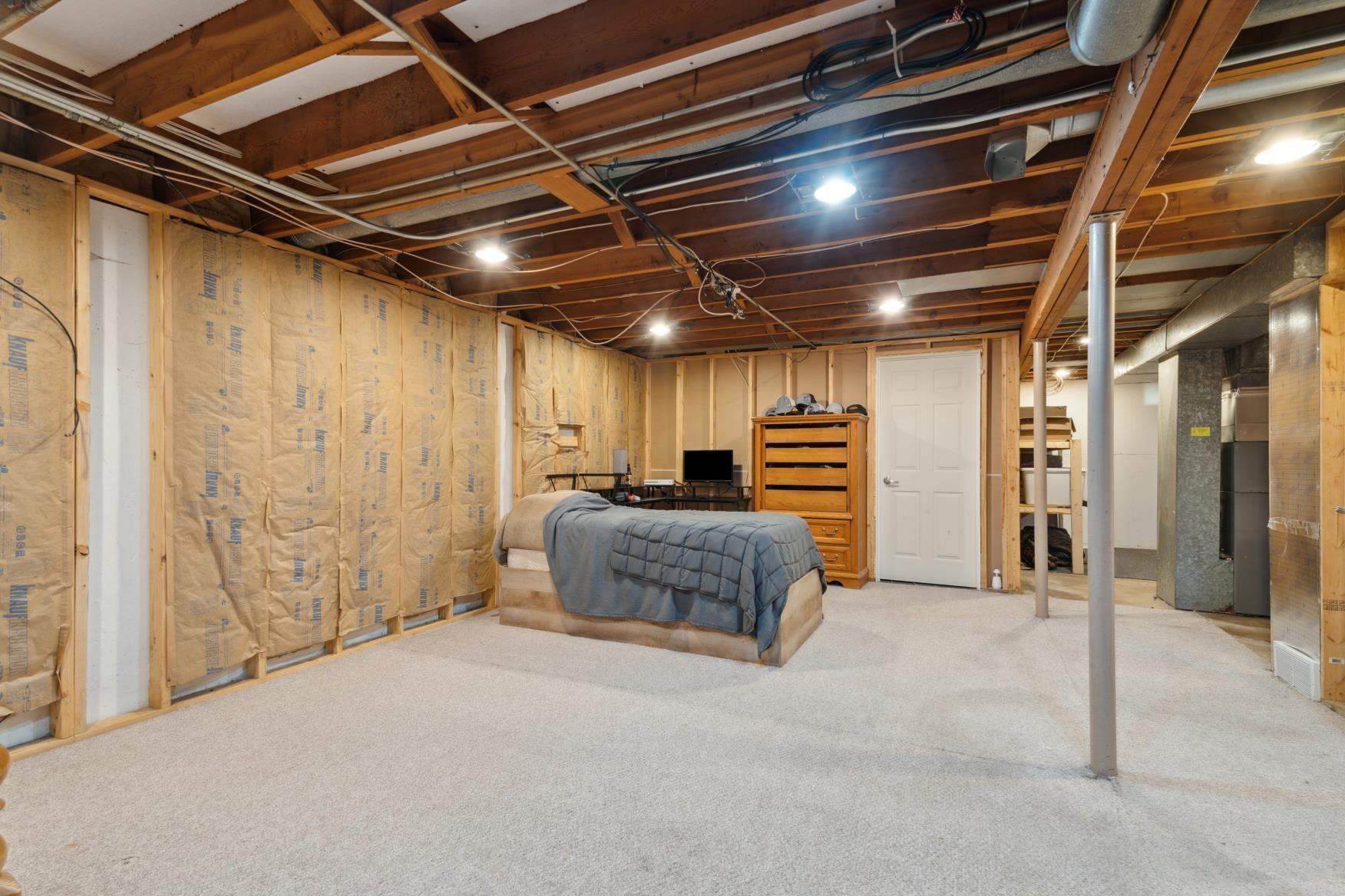 Cedar Rapids, Iowa 52405, United States, 3 Bedrooms Bedrooms, ,2 BathroomsBathrooms,Residential,Pending,115652