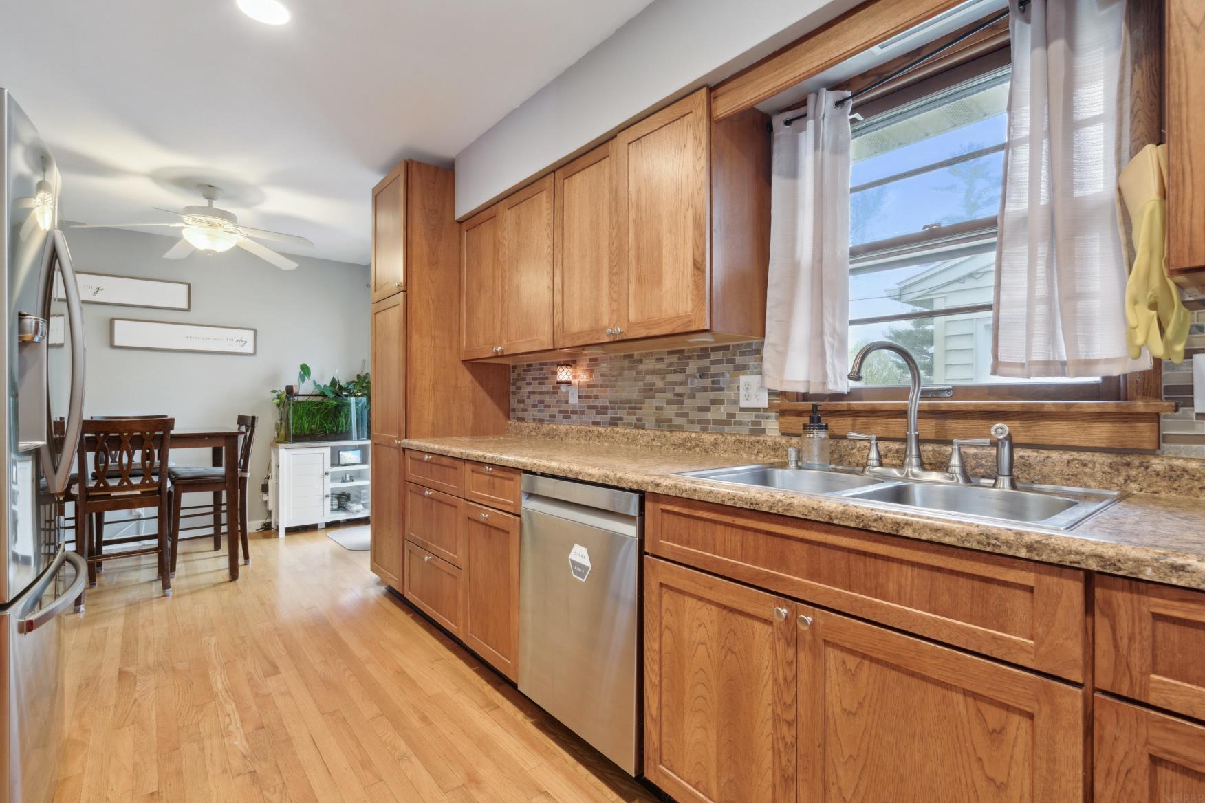 Cedar Rapids, Iowa 52405, United States, 3 Bedrooms Bedrooms, ,2 BathroomsBathrooms,Residential,Pending,115652