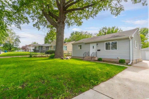 1228 LYON AVE, WATERLOO, IA 50702 - Image b0e973fd6ec7ebfd2b07b6064b5f499a/2030825068