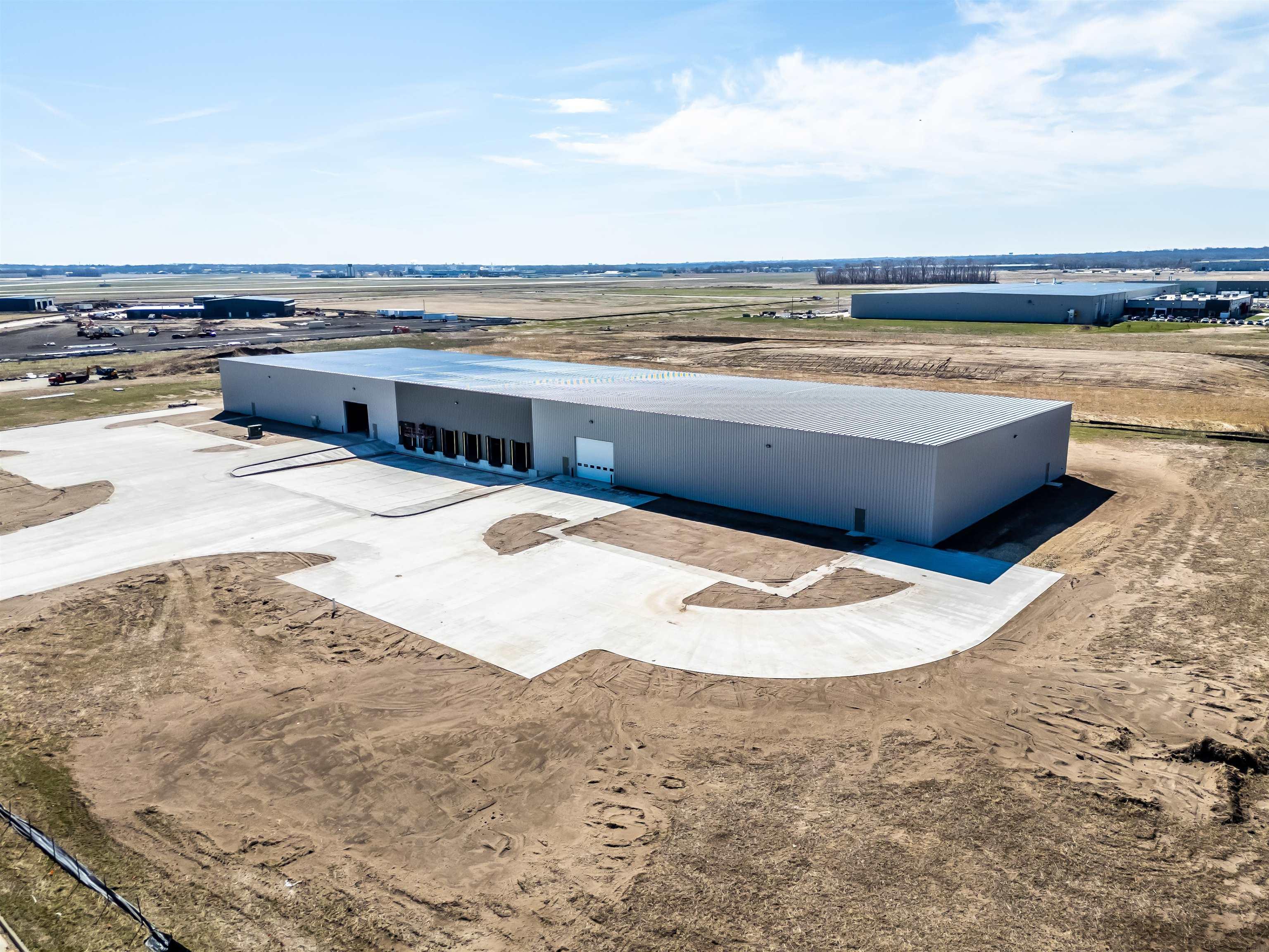 Photo 1 of 10 — 130 Warp Drive, Waterloo, IA 50703