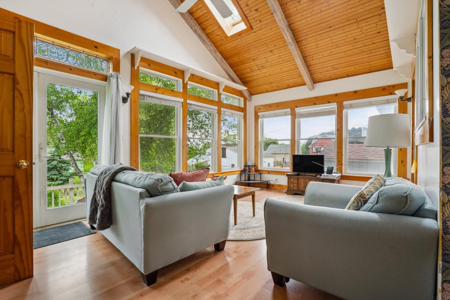 Oelwein, Iowa 50662, United States, 3 Bedrooms Bedrooms, ,2 BathroomsBathrooms,Residential,Pending,138670