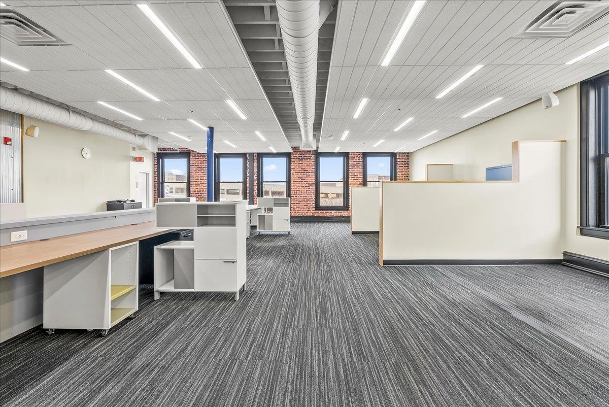 Waterloo, Iowa 50703, United States, ,Commercial,Active,44700