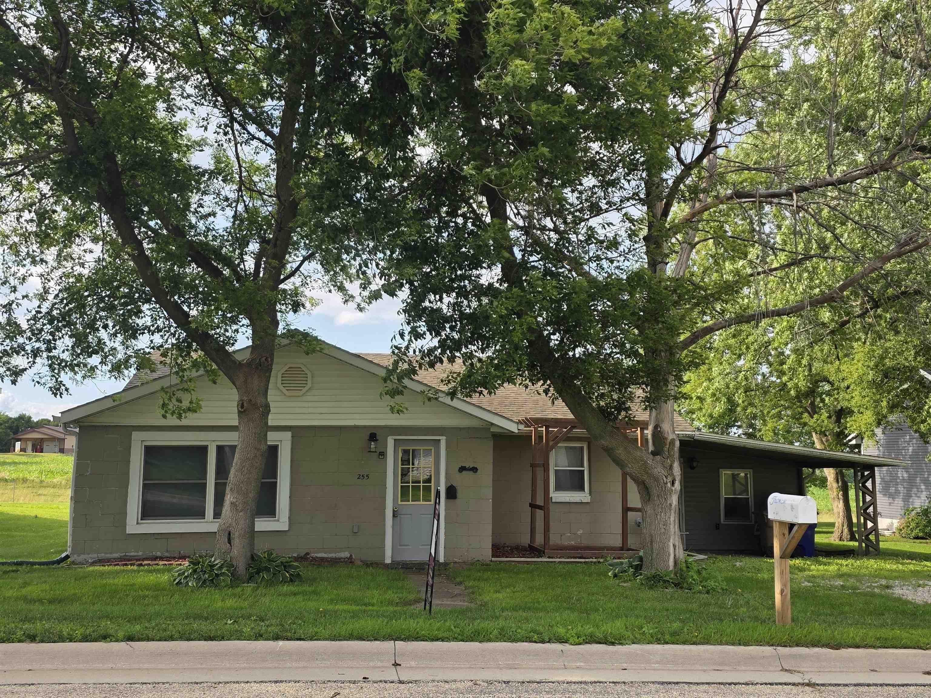 Photo 1 of 12 — 255 E Monroe, Winthrop, IA 50682