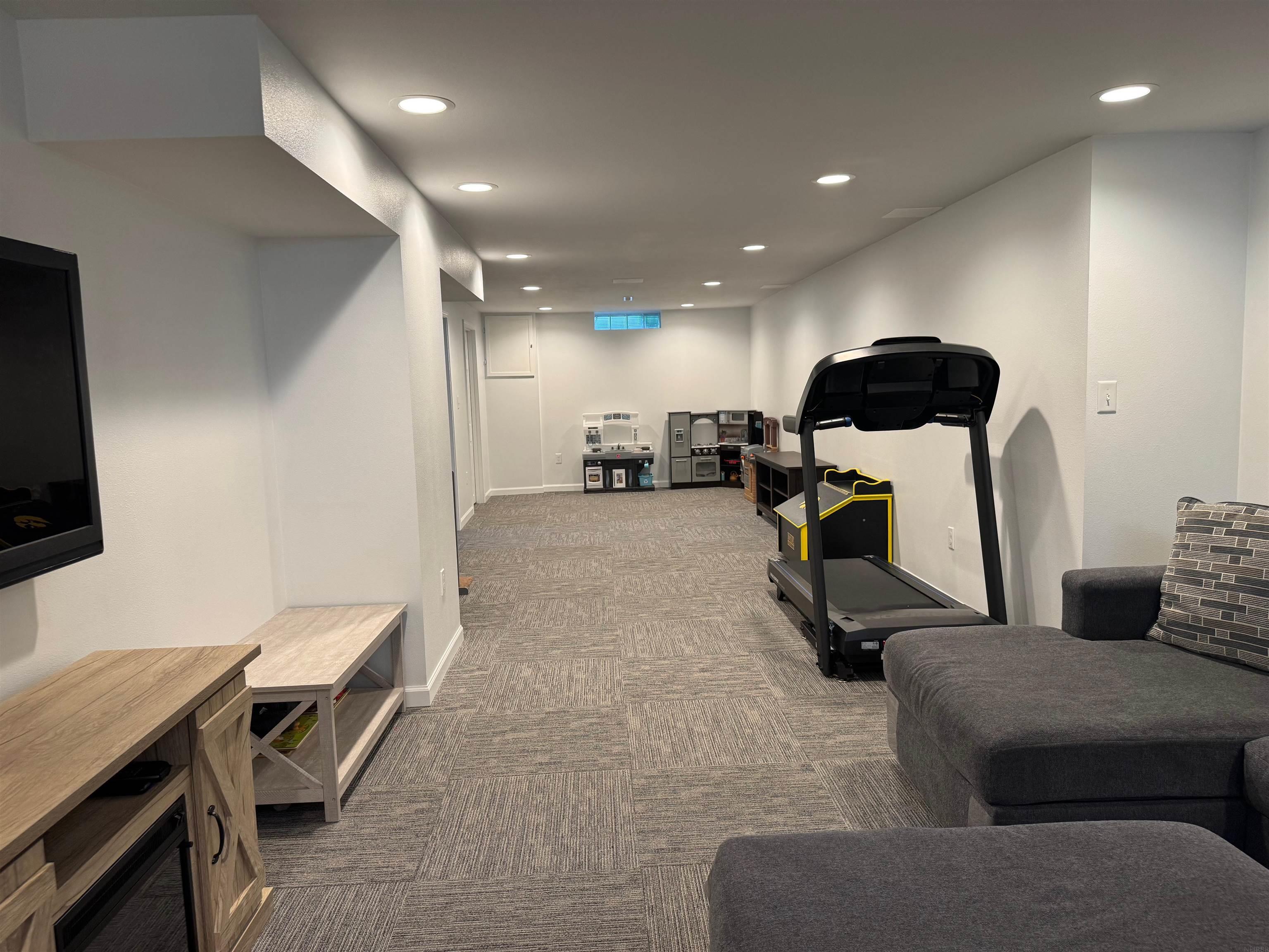 Laporte City, Iowa 50651, United States, 3 Bedrooms Bedrooms, ,2 BathroomsBathrooms,Residential,Pending,127801