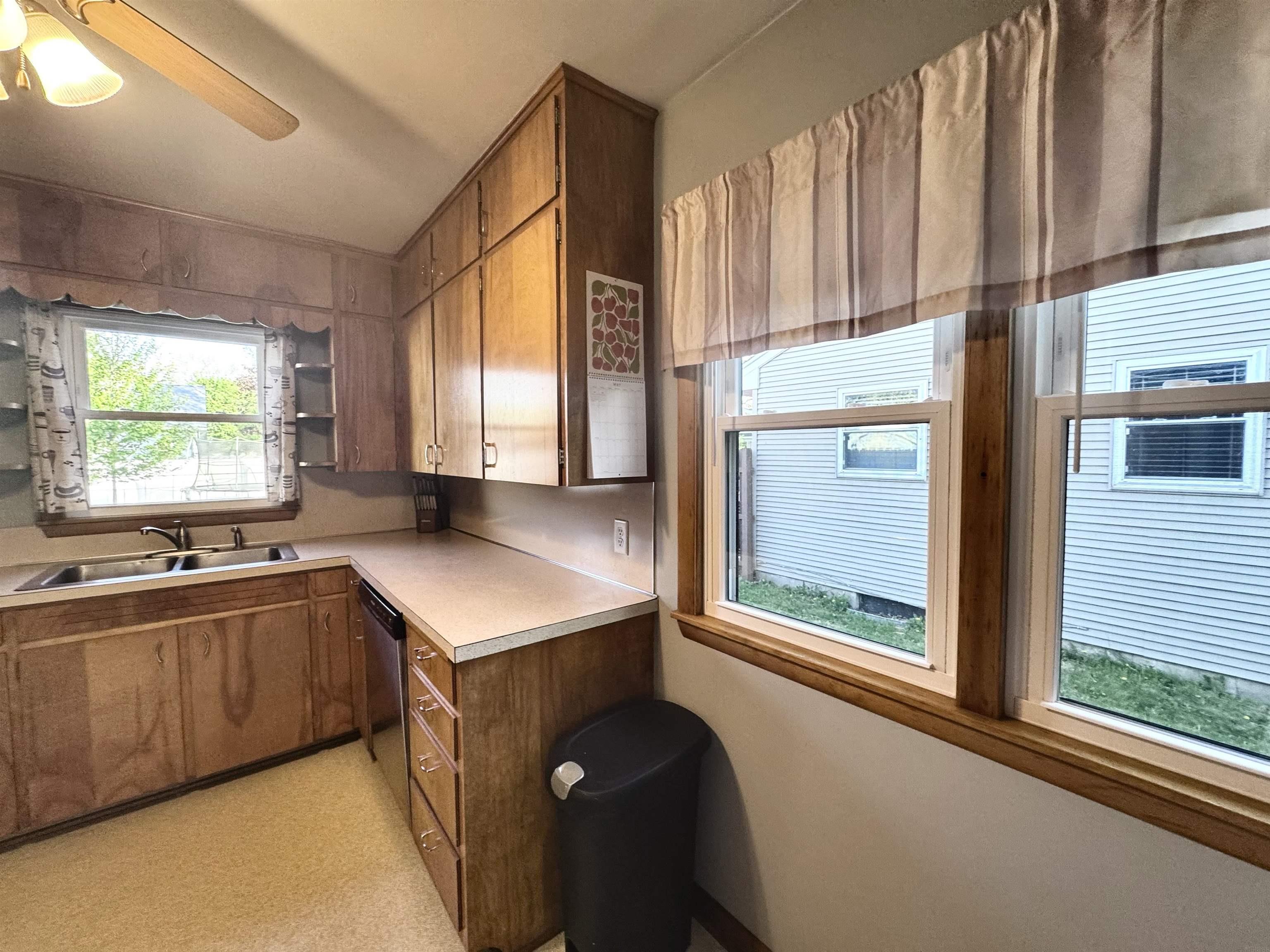 Laporte City, Iowa 50651, United States, 3 Bedrooms Bedrooms, ,2 BathroomsBathrooms,Residential,Pending,127801