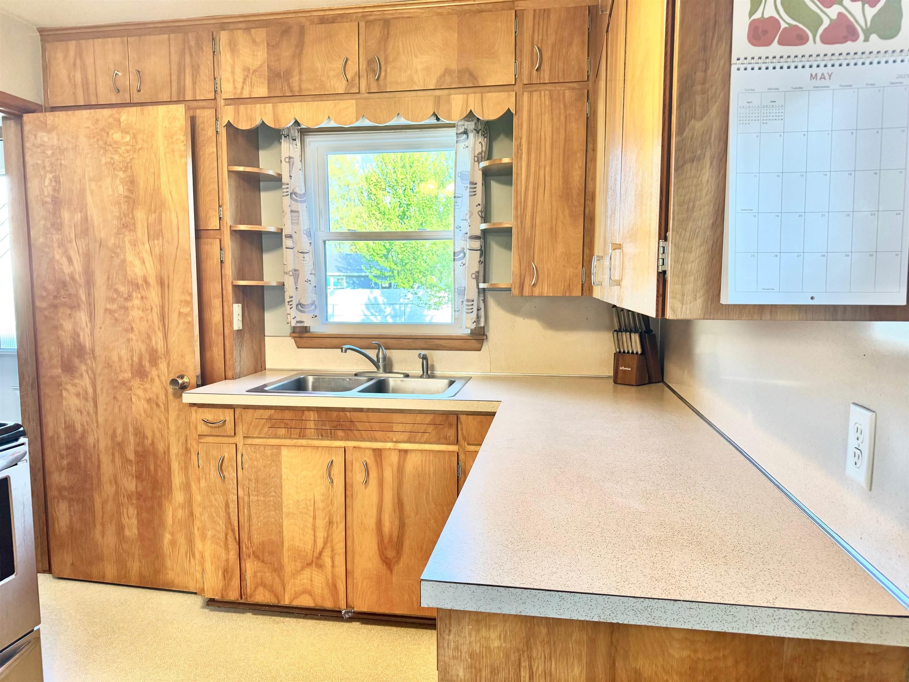 Laporte City, Iowa 50651, United States, 3 Bedrooms Bedrooms, ,2 BathroomsBathrooms,Residential,Pending,127801