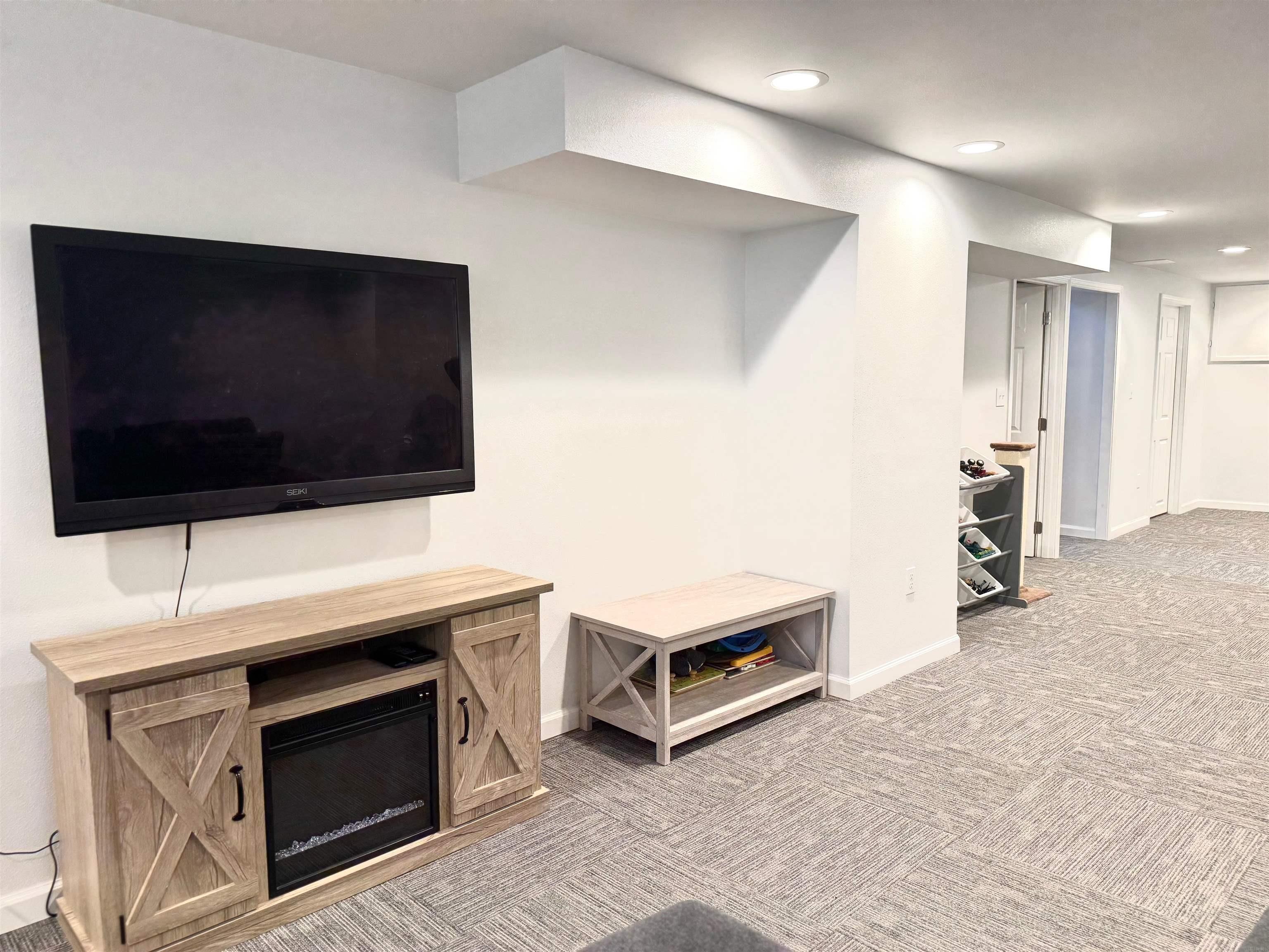 Laporte City, Iowa 50651, United States, 3 Bedrooms Bedrooms, ,2 BathroomsBathrooms,Residential,Pending,127801