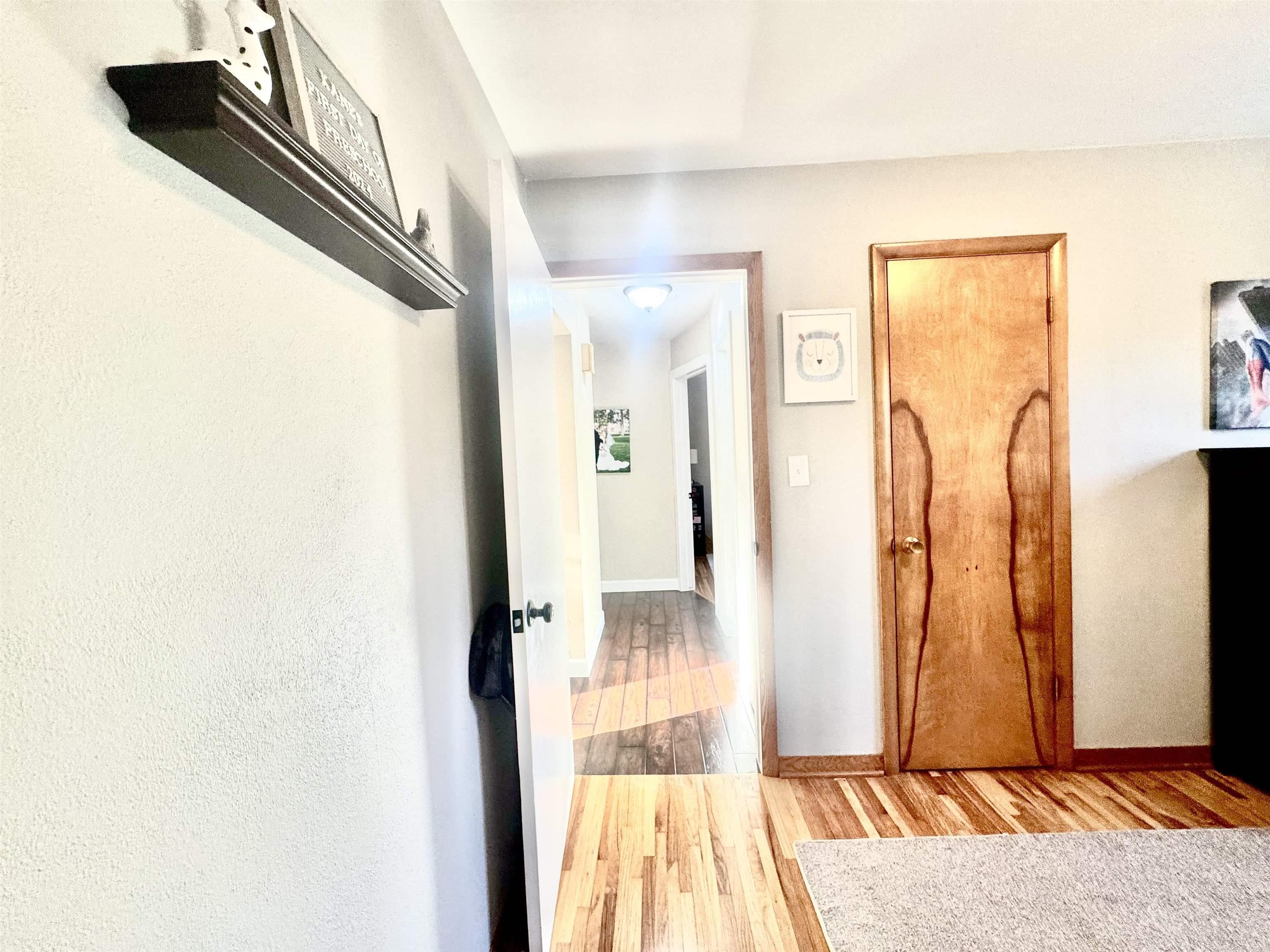 Laporte City, Iowa 50651, United States, 3 Bedrooms Bedrooms, ,2 BathroomsBathrooms,Residential,Pending,127801