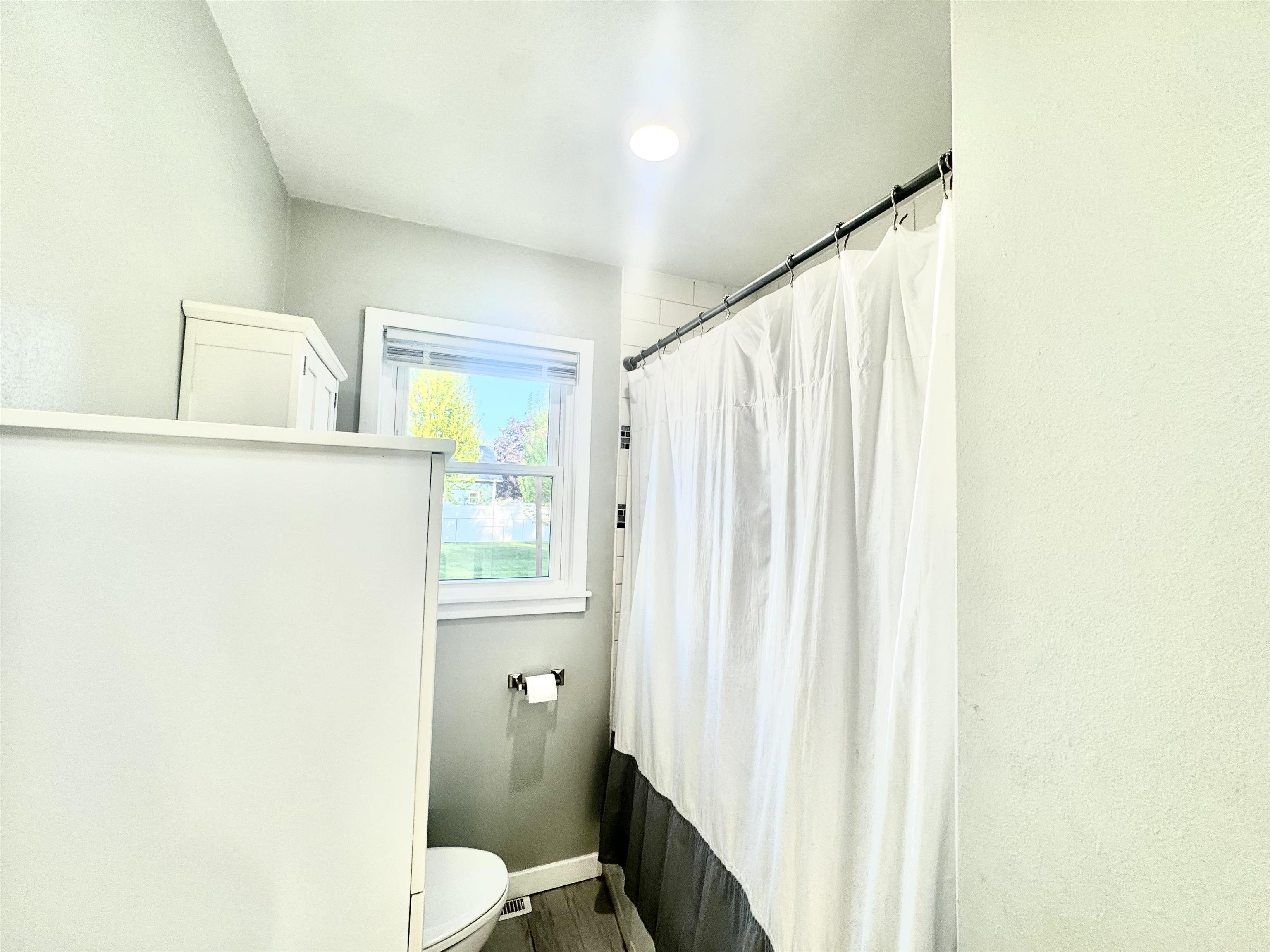 Laporte City, Iowa 50651, United States, 3 Bedrooms Bedrooms, ,2 BathroomsBathrooms,Residential,Pending,127801